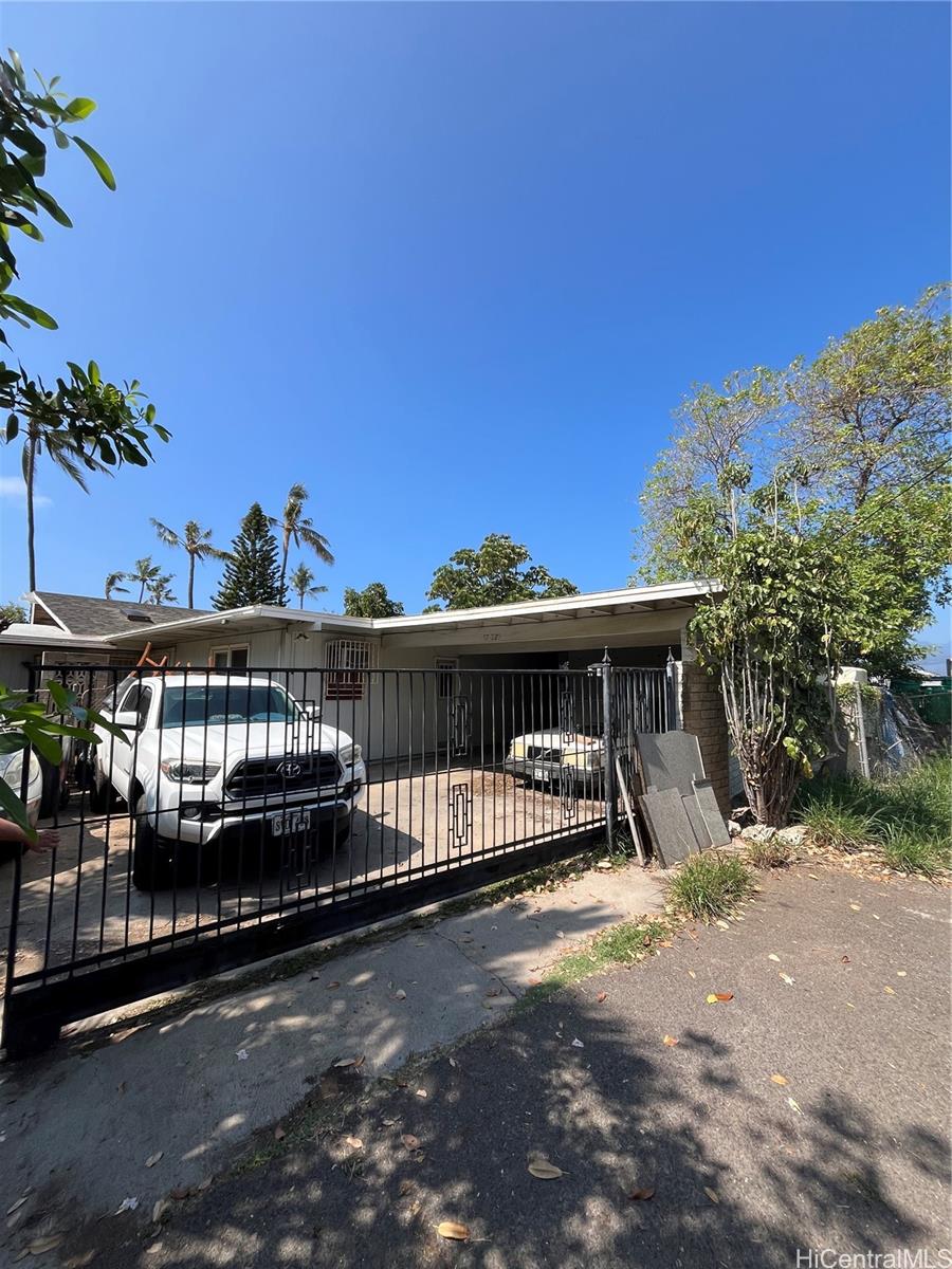 87-825  Farrington Hwy Maili, Leeward home - photo 3 of 3