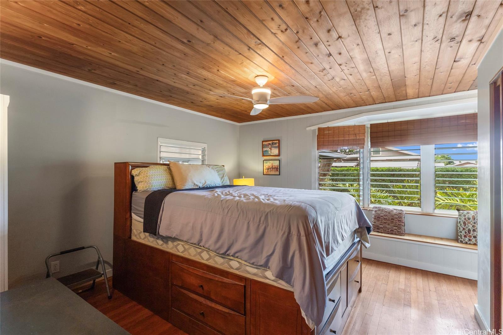 87-866  Hakeakea Street Maili, Leeward home - photo 12 of 21