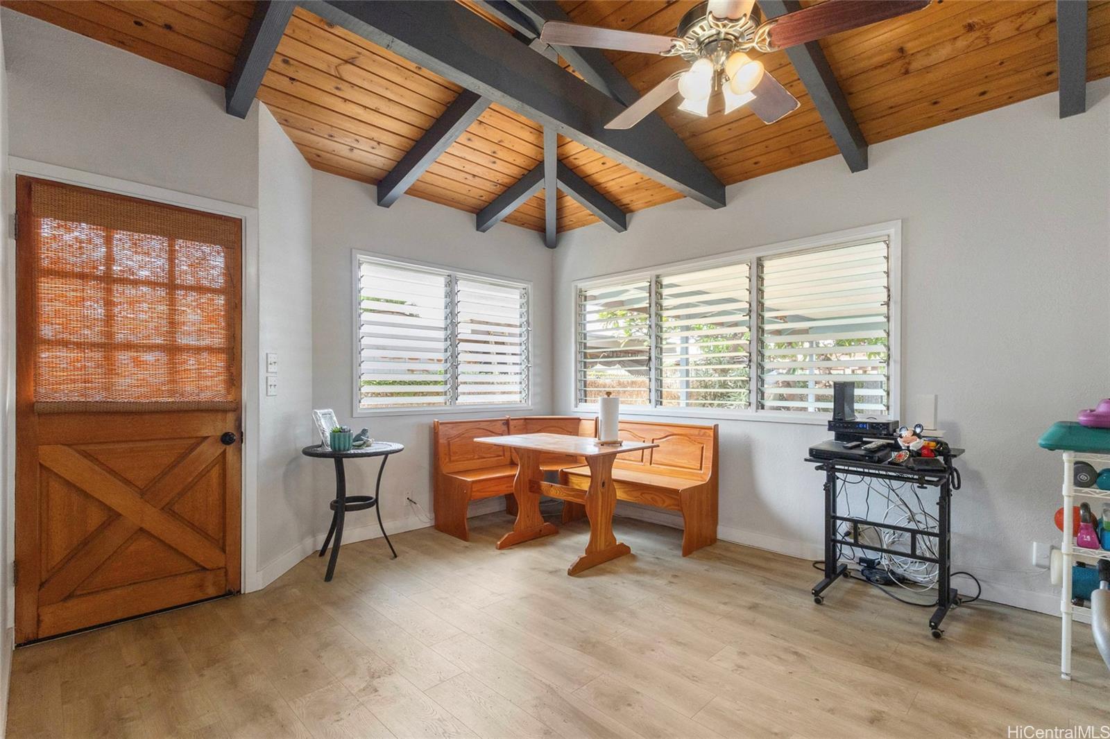 87-866  Hakeakea Street Maili, Leeward home - photo 5 of 21