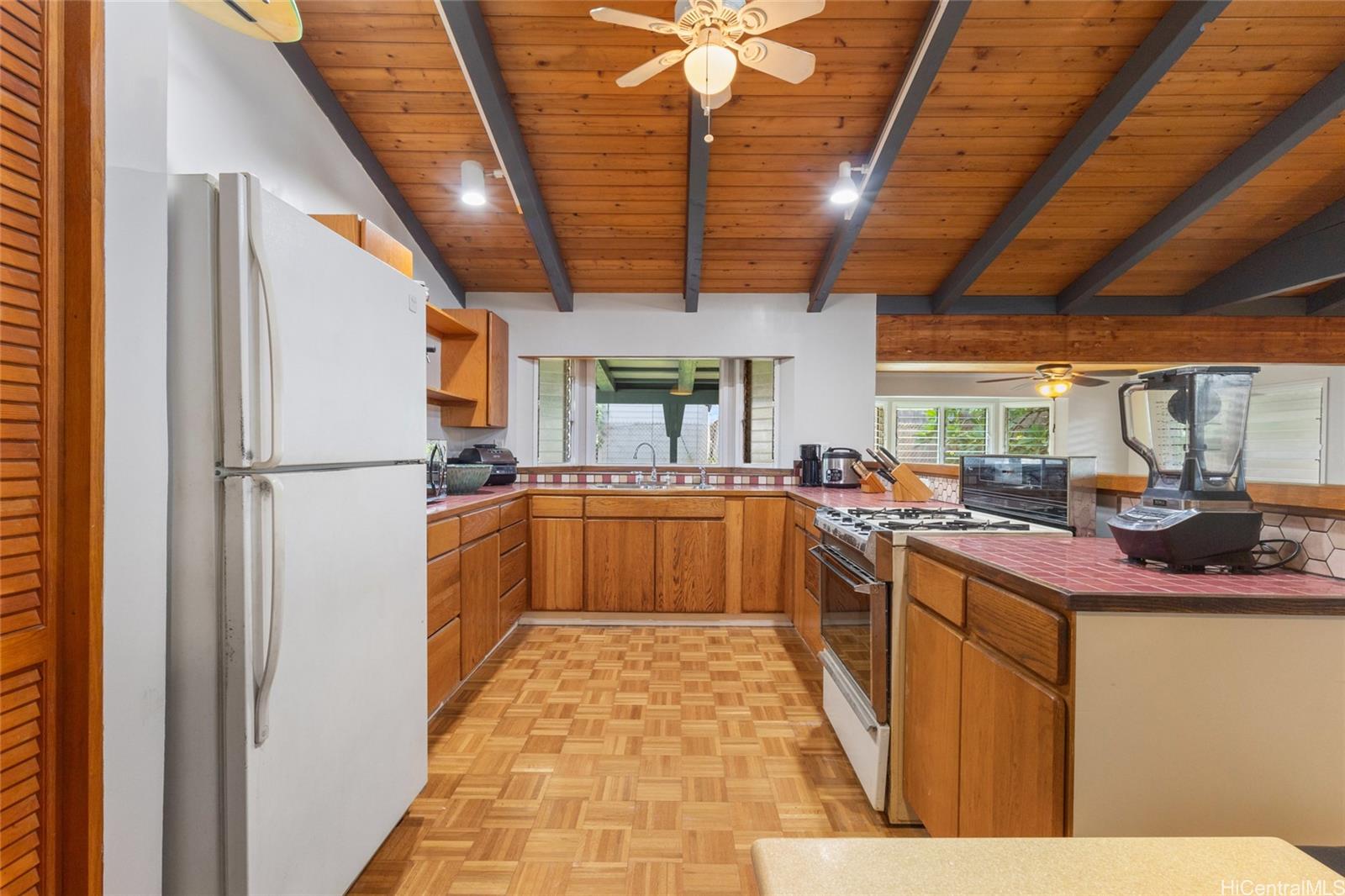 87-866  Hakeakea Street Maili, Leeward home - photo 10 of 21