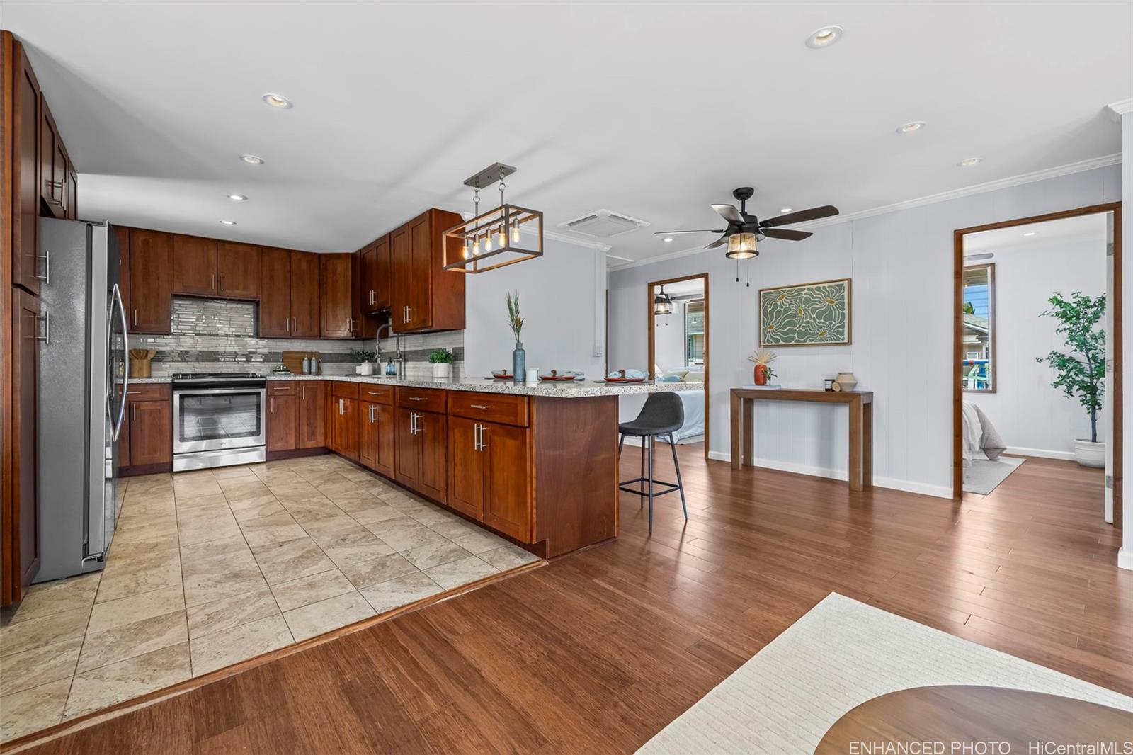 87-885  Hakeakea Street Maili, Leeward home - photo 2 of 18