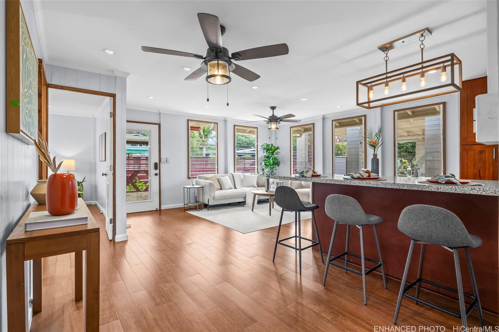 87-885  Hakeakea Street Maili, Leeward home - photo 4 of 18