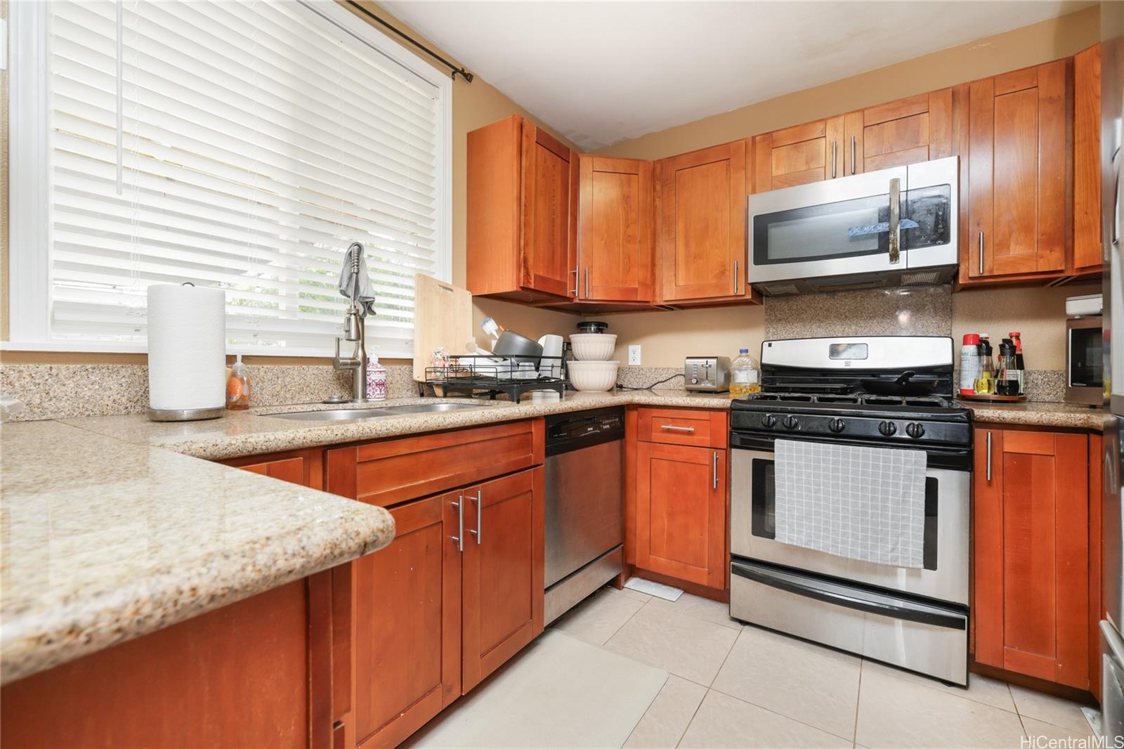 87-886  Kulauku Street Maili, Leeward home - photo 8 of 19