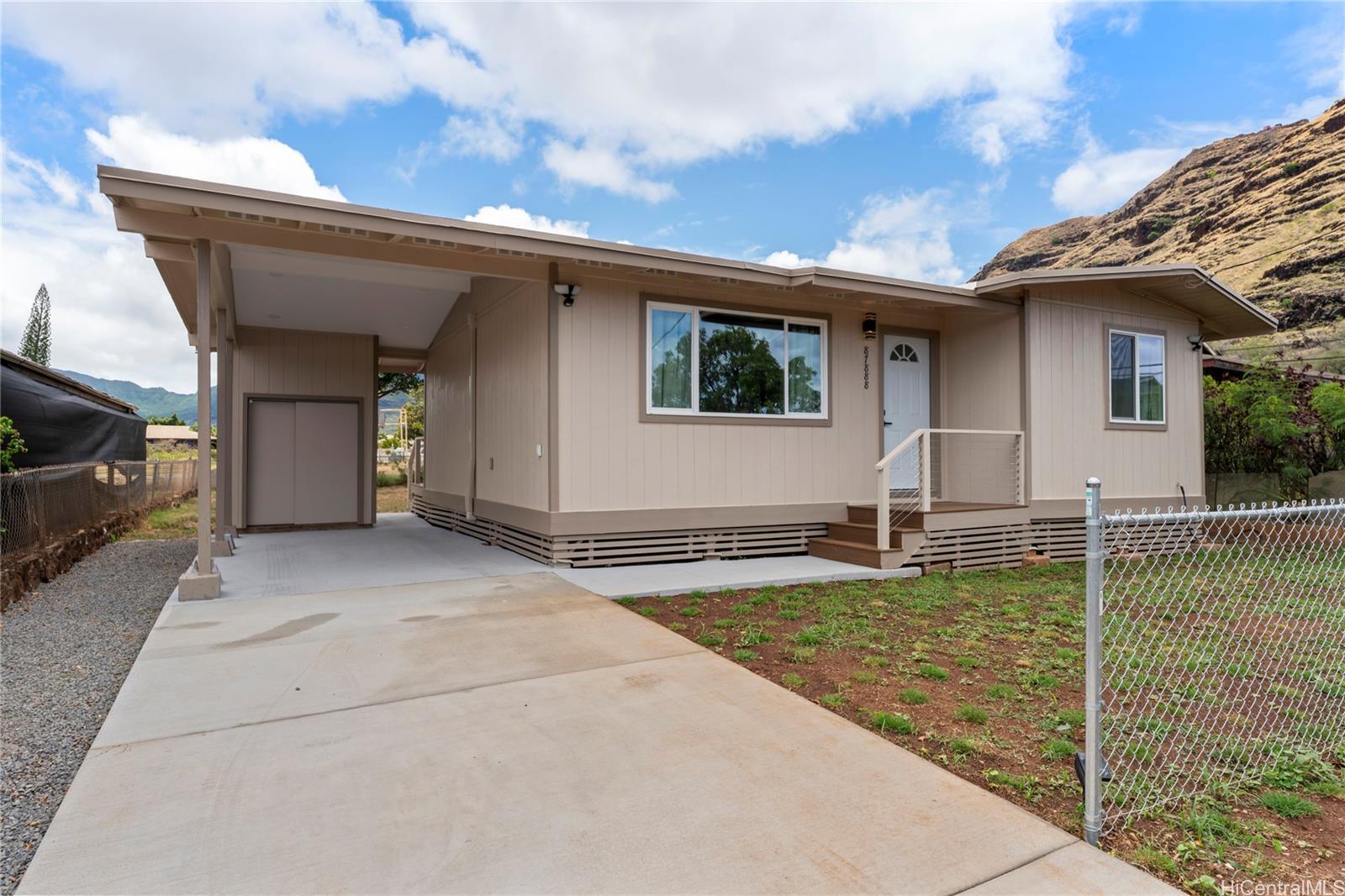 87-888  Waapuhi Street Maili, Leeward home - photo 2 of 25