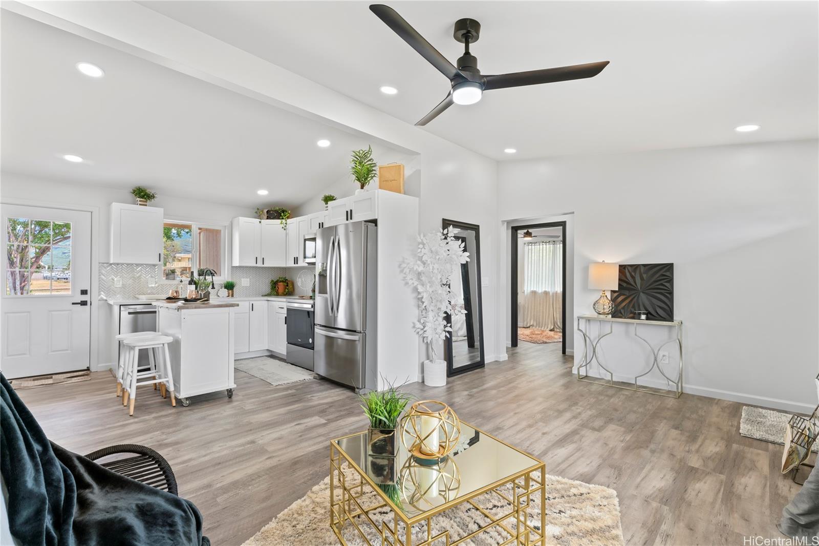 87-888  Waapuhi Street Maili, Leeward home - photo 6 of 25