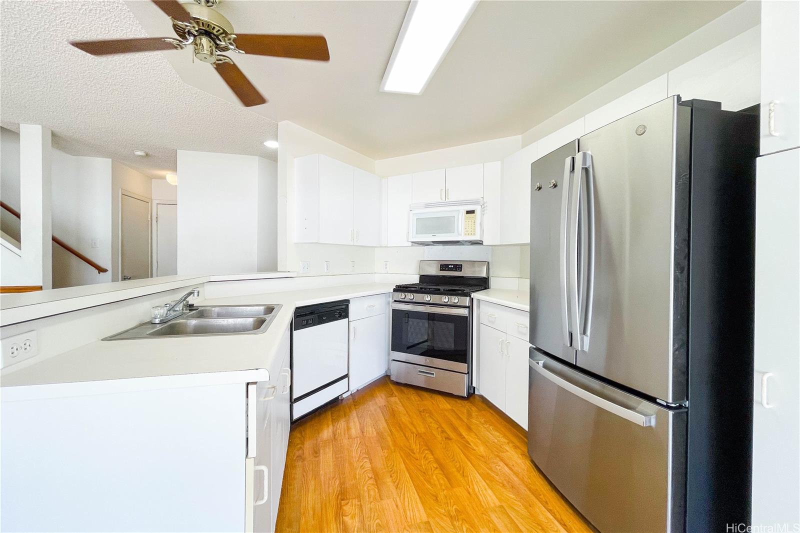 87-898  Kulauku Street Maili, Leeward home - photo 4 of 25