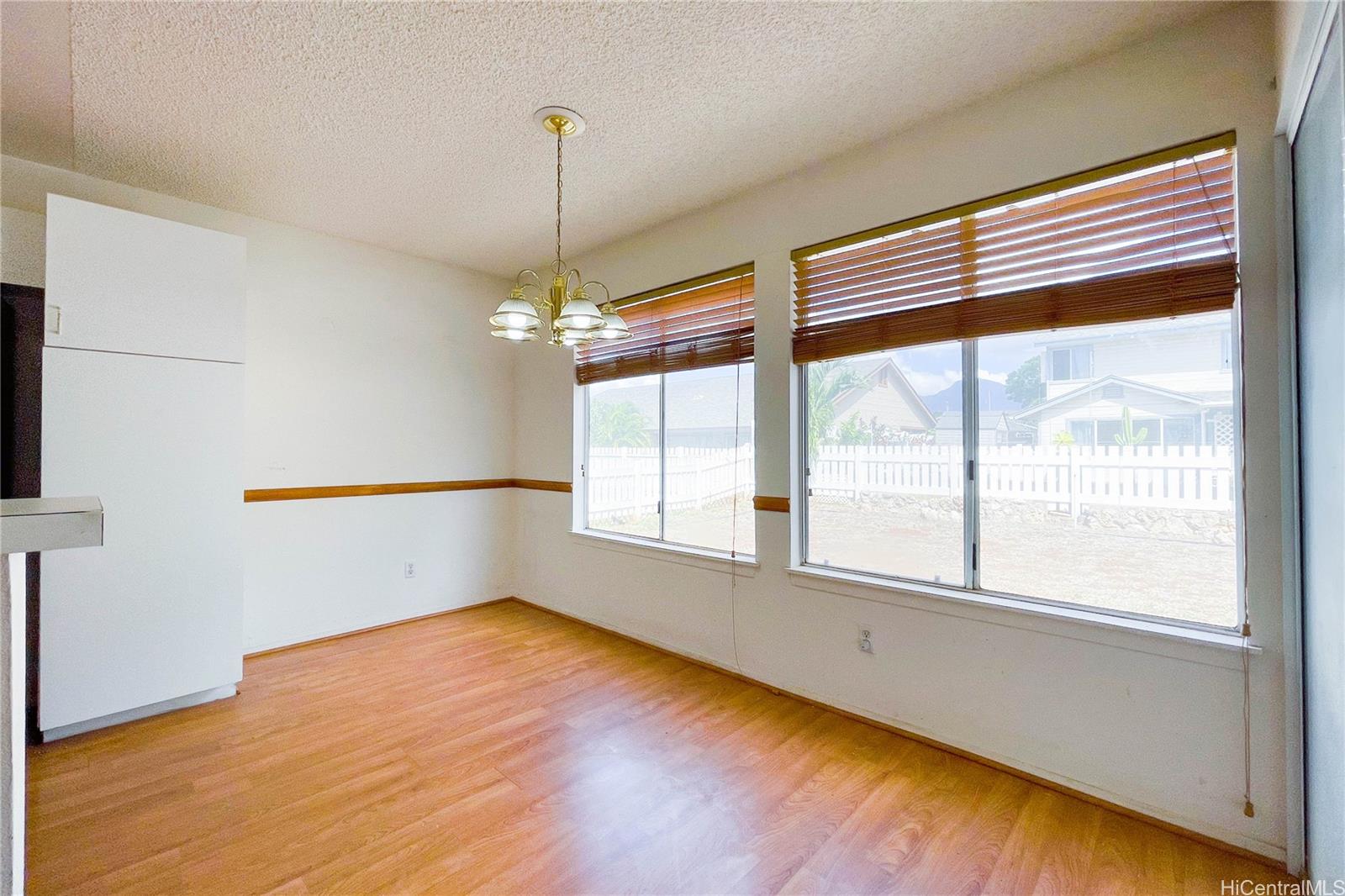 87-898  Kulauku Street Maili, Leeward home - photo 6 of 25