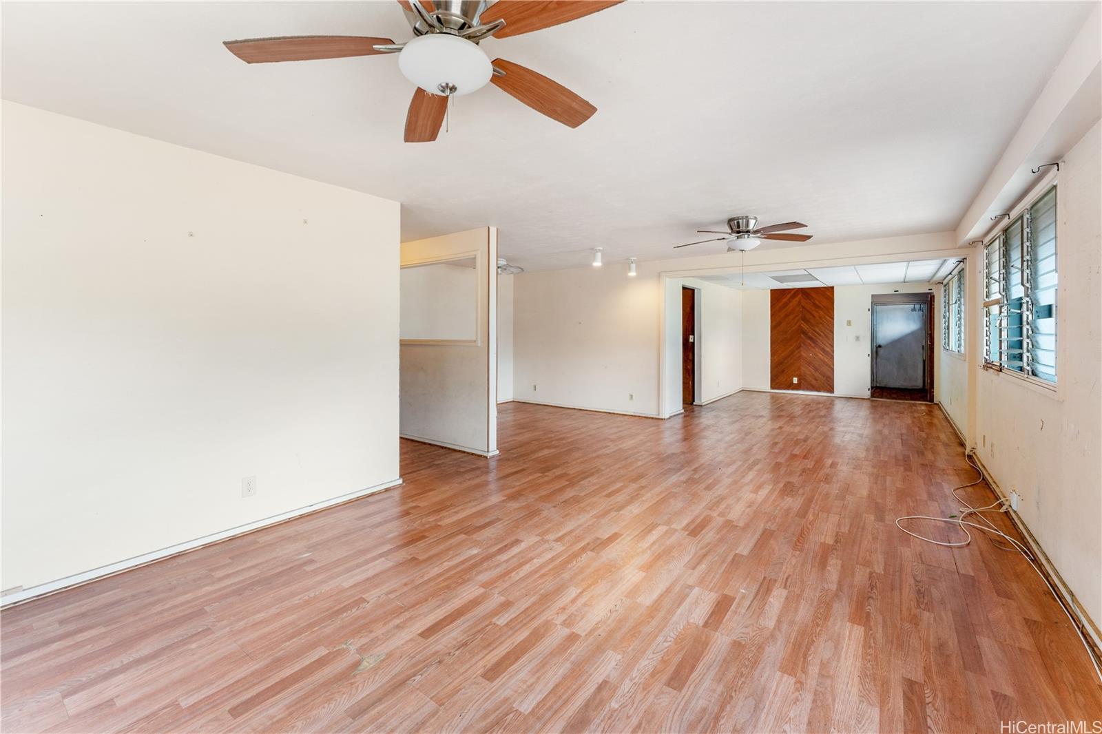 87-909  Hookele Place Maili, Leeward home - photo 2 of 25