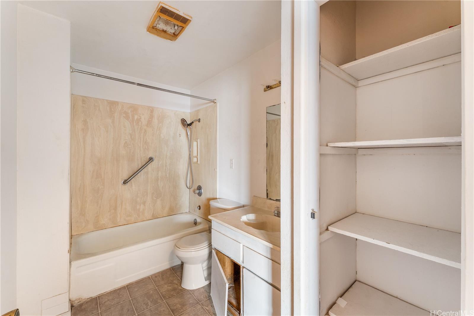 87-909  Hookele Place Maili, Leeward home - photo 11 of 25