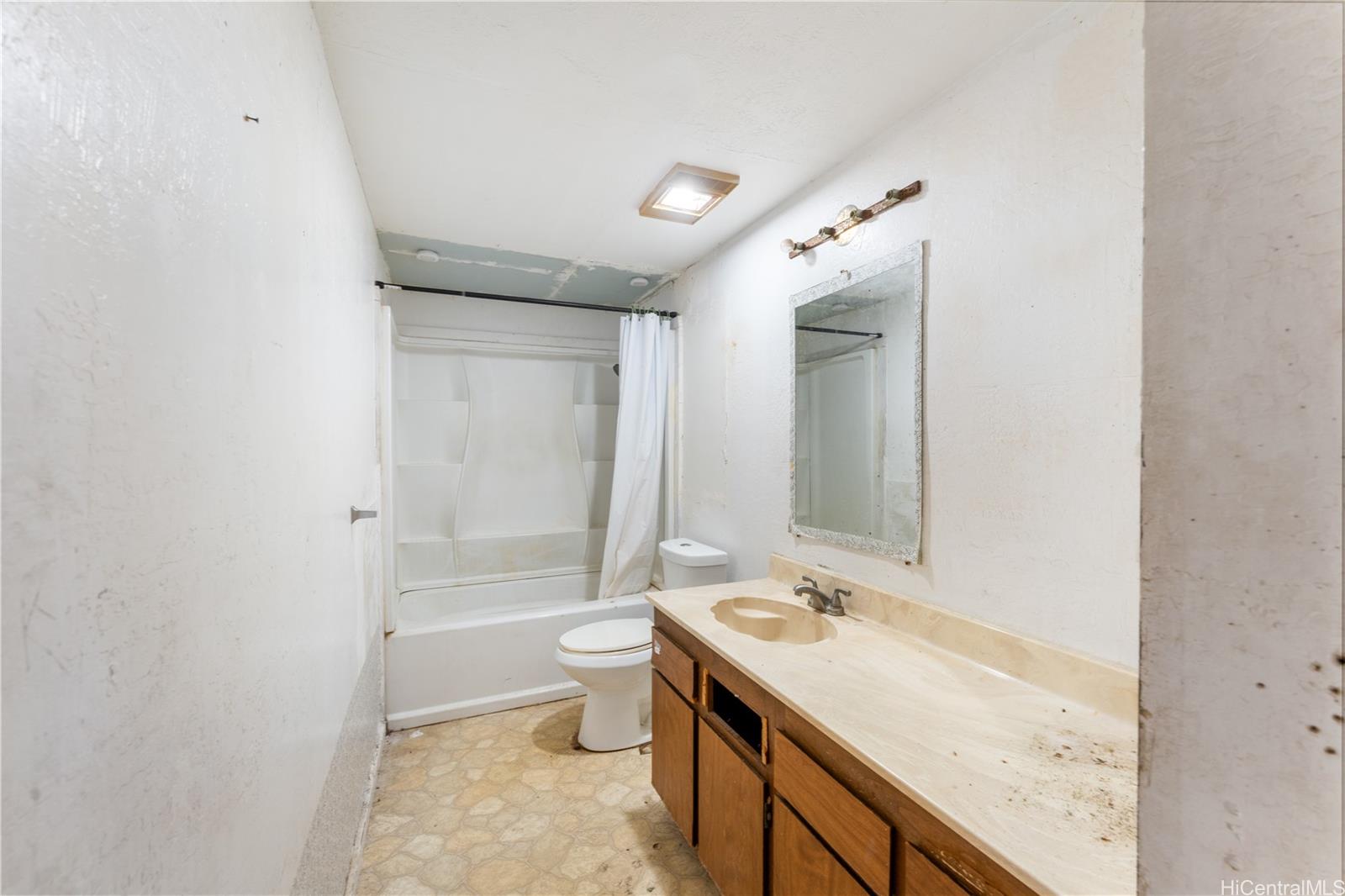 87-909  Hookele Place Maili, Leeward home - photo 16 of 25