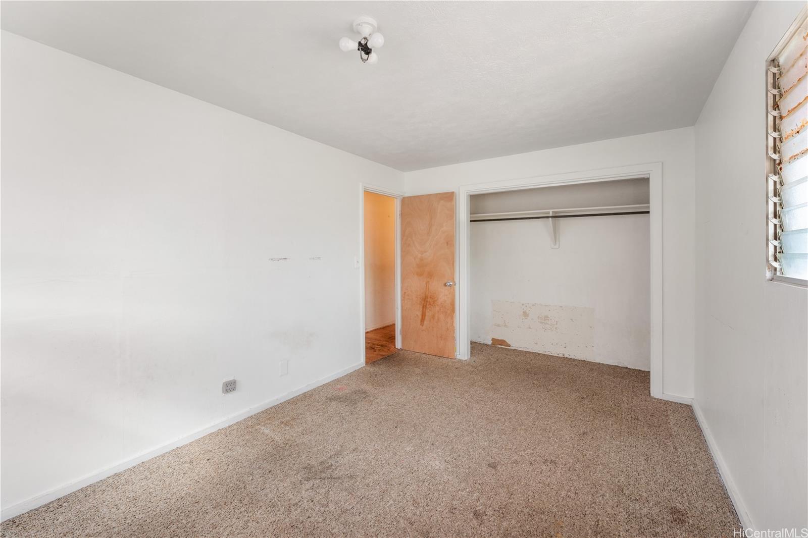 87-909  Hookele Place Maili, Leeward home - photo 3 of 25