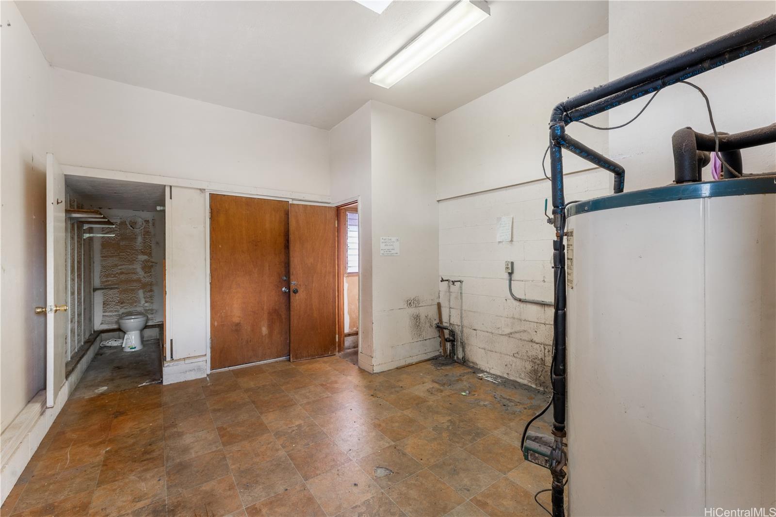 87-909  Hookele Place Maili, Leeward home - photo 6 of 25