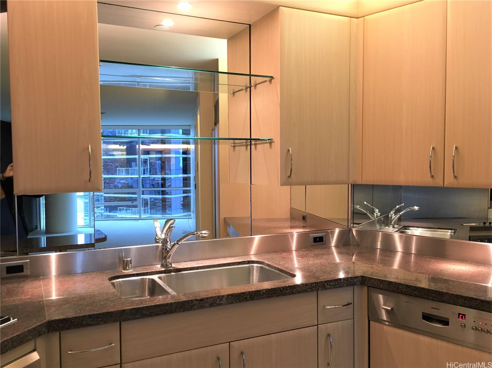 88 Piikoi St Honolulu - Rental - photo 2 of 20