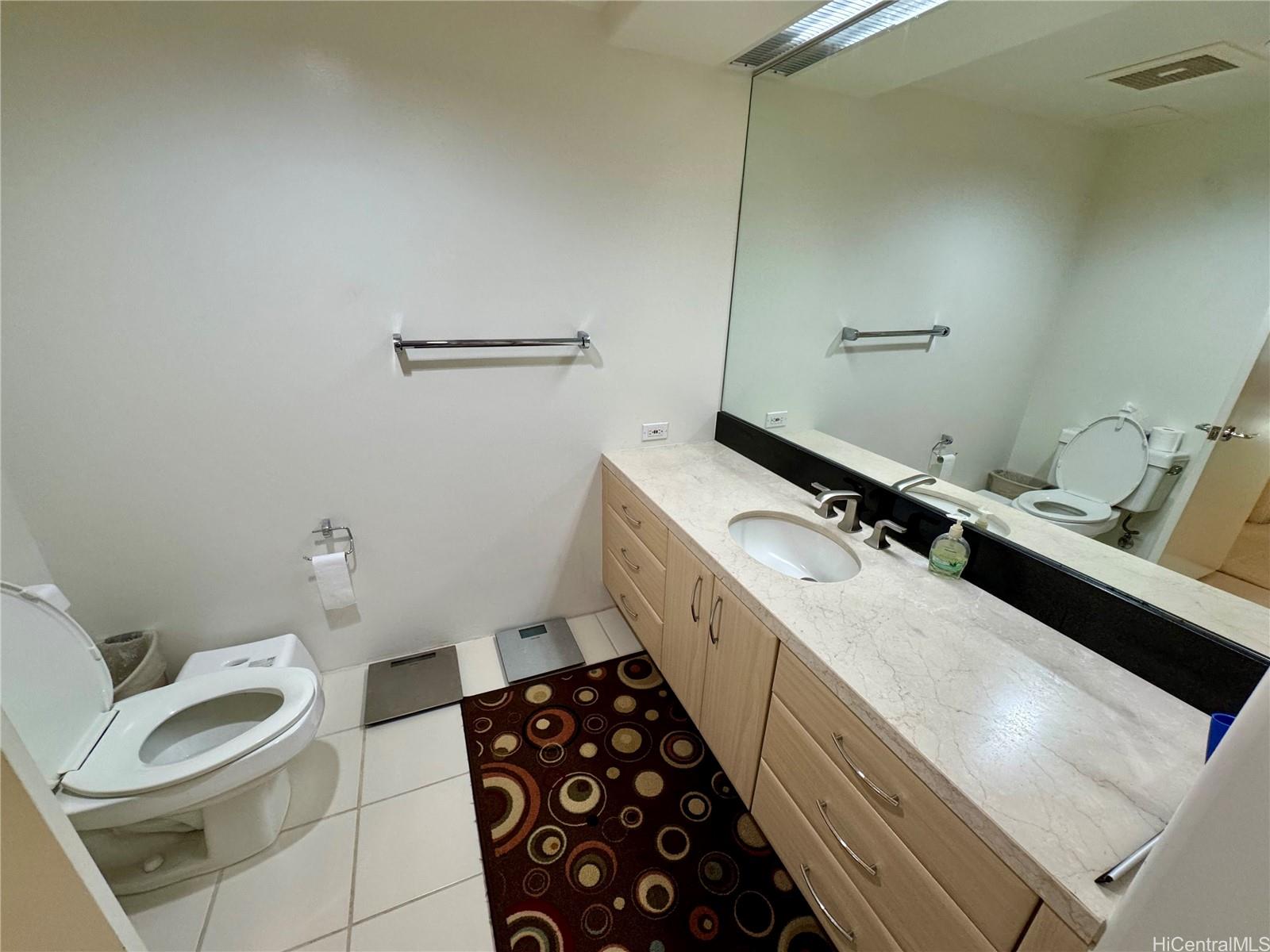 Hawaiki Tower condo # 1802, Honolulu, Hawaii - photo 5 of 10