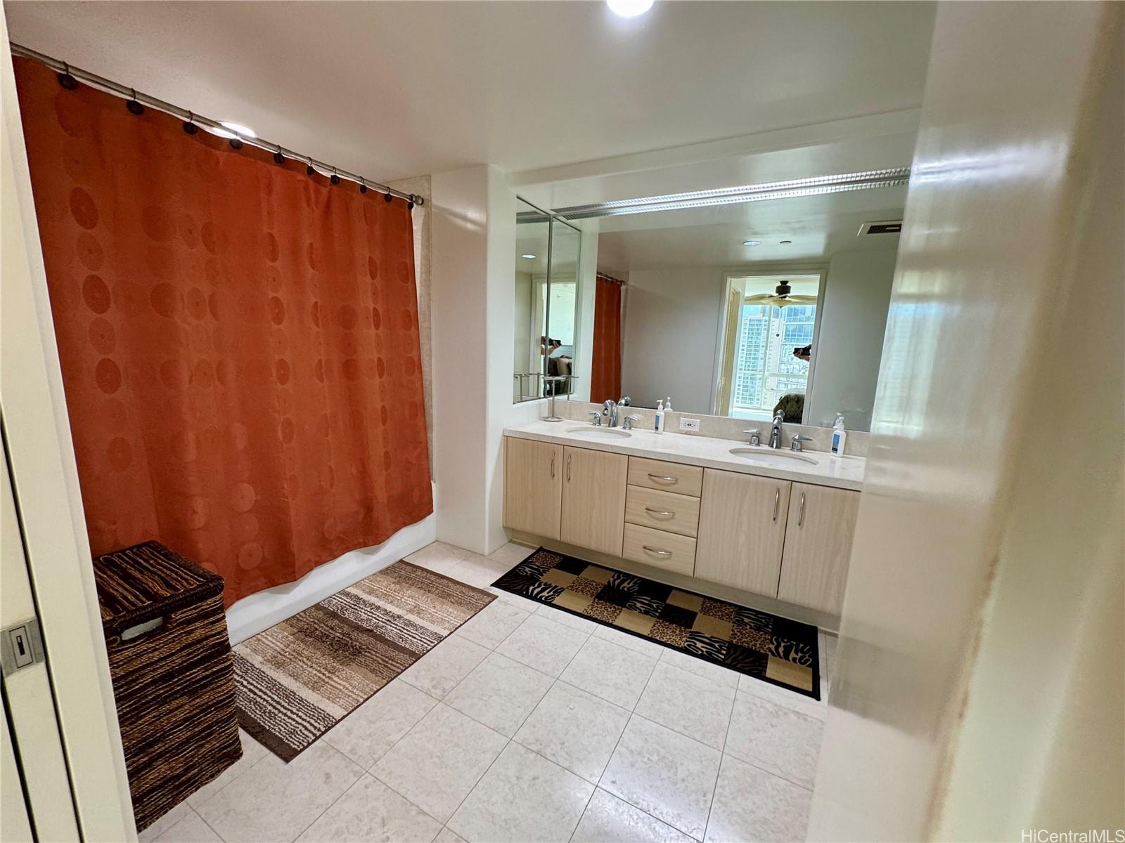 Hawaiki Tower condo # 1802, Honolulu, Hawaii - photo 7 of 10