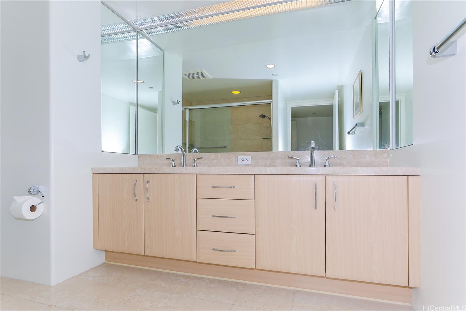 Hawaiki Tower condo # 2009, Honolulu, Hawaii - photo 14 of 25