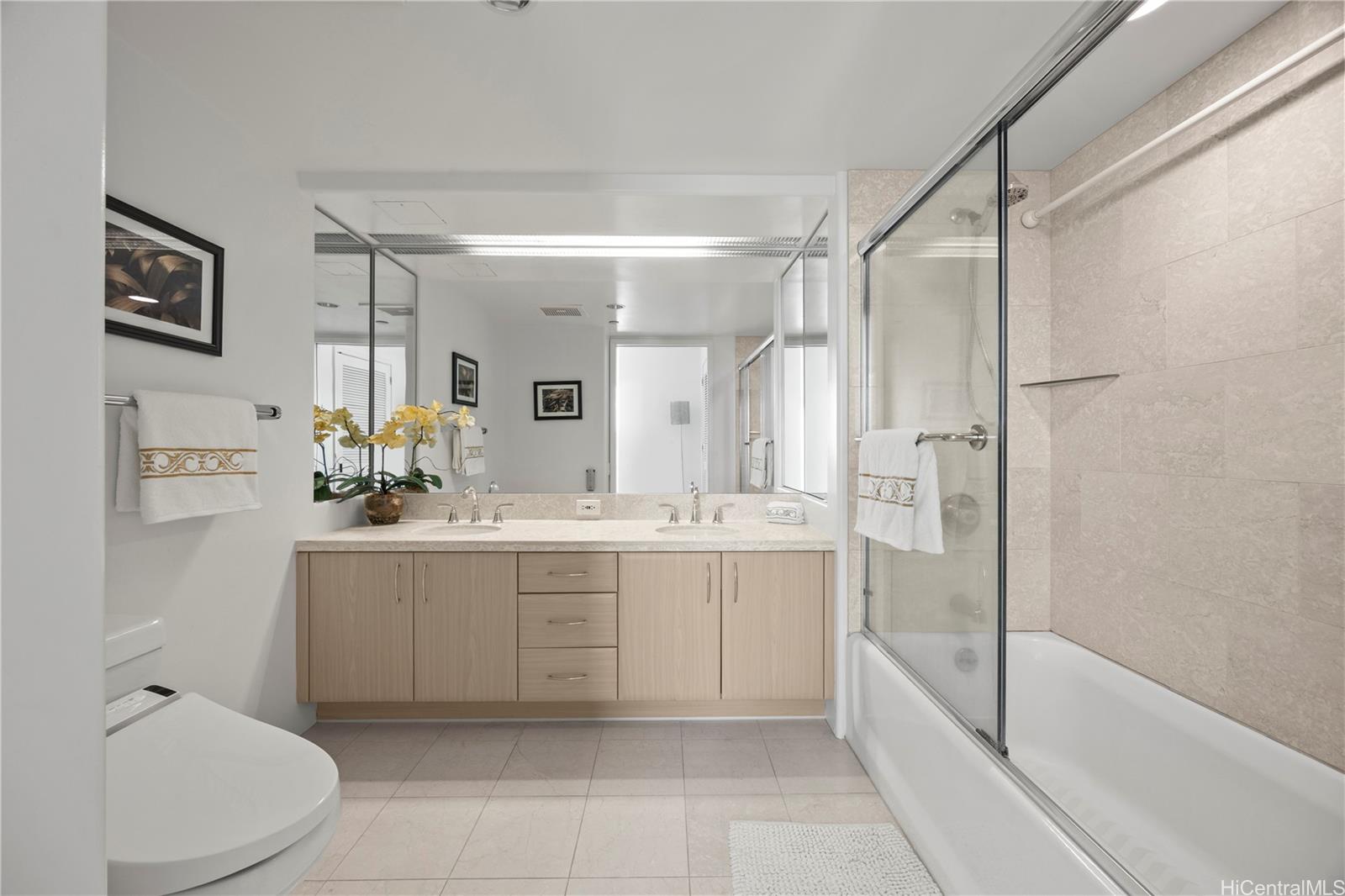 Hawaiki Tower condo # 2707, Honolulu, Hawaii - photo 15 of 23