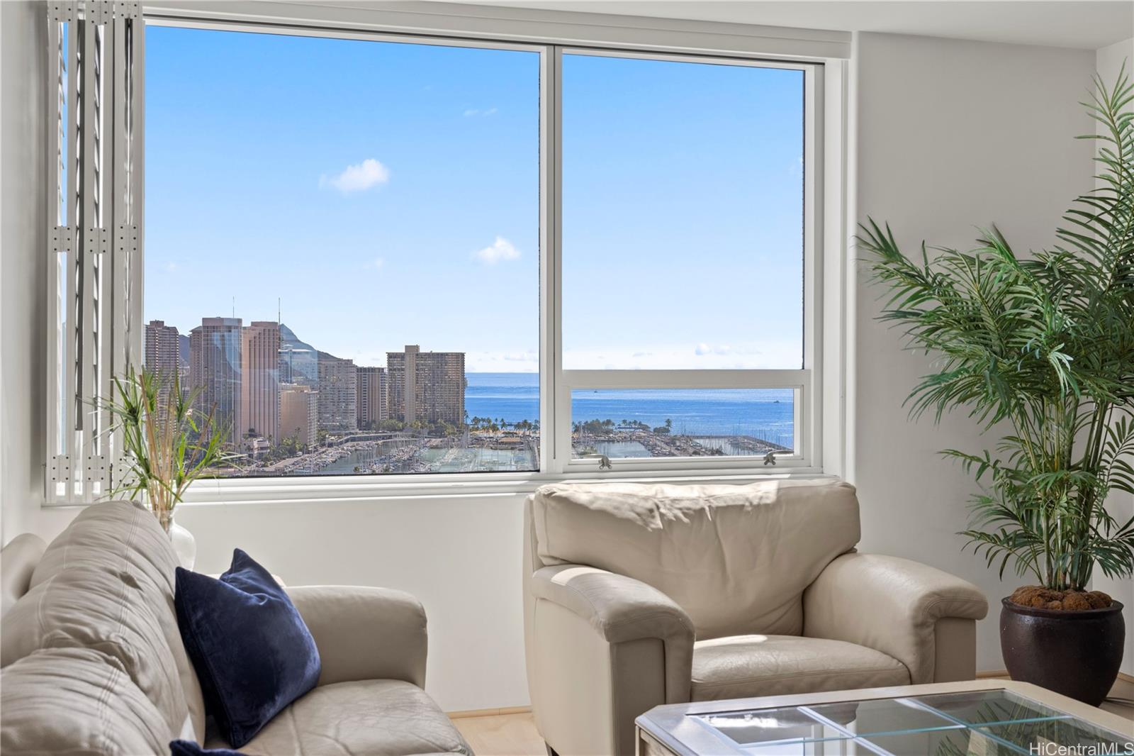 Hawaiki Tower condo # 2707, Honolulu, Hawaii - photo 3 of 23