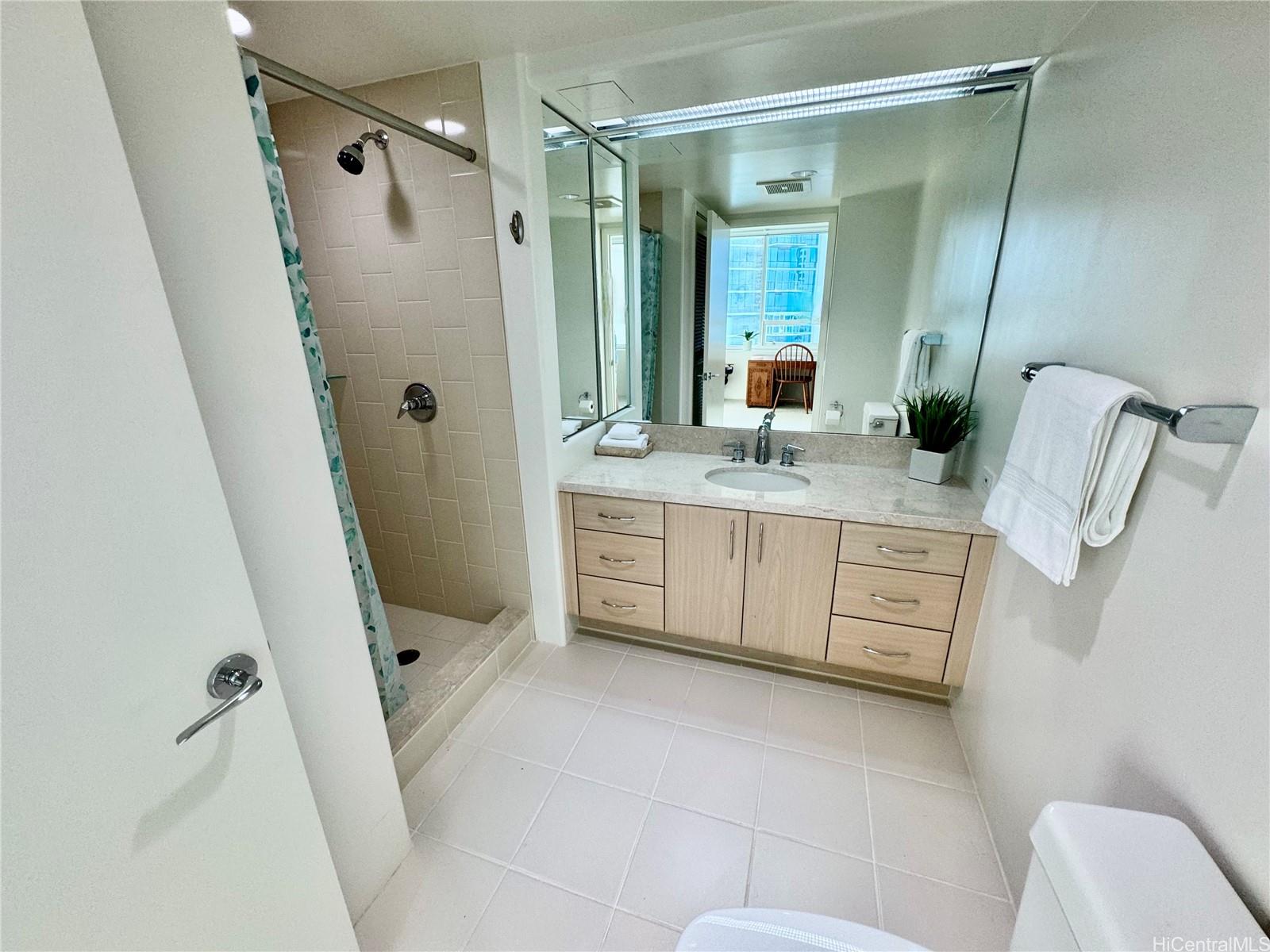 Hawaiki Tower condo # 3410, Honolulu, Hawaii - photo 20 of 25