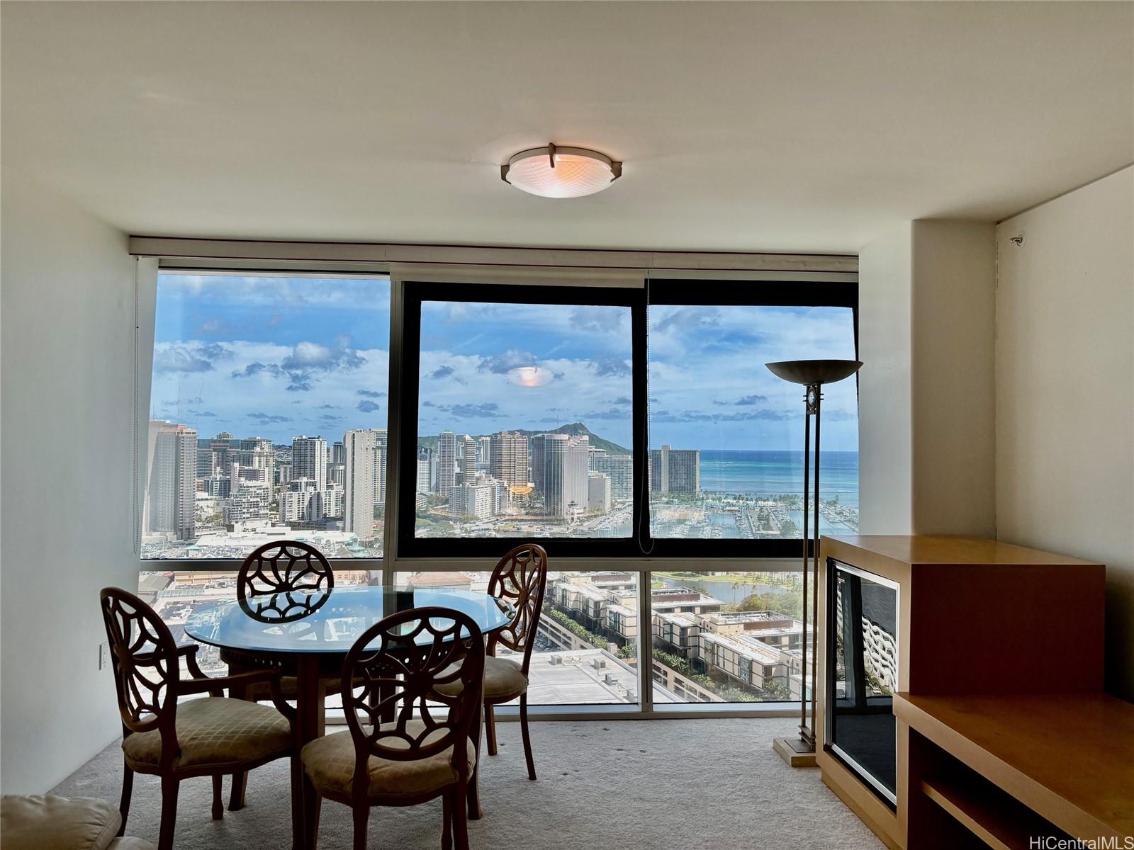 88 Piikoi Street Honolulu - Rental - photo 3 of 20