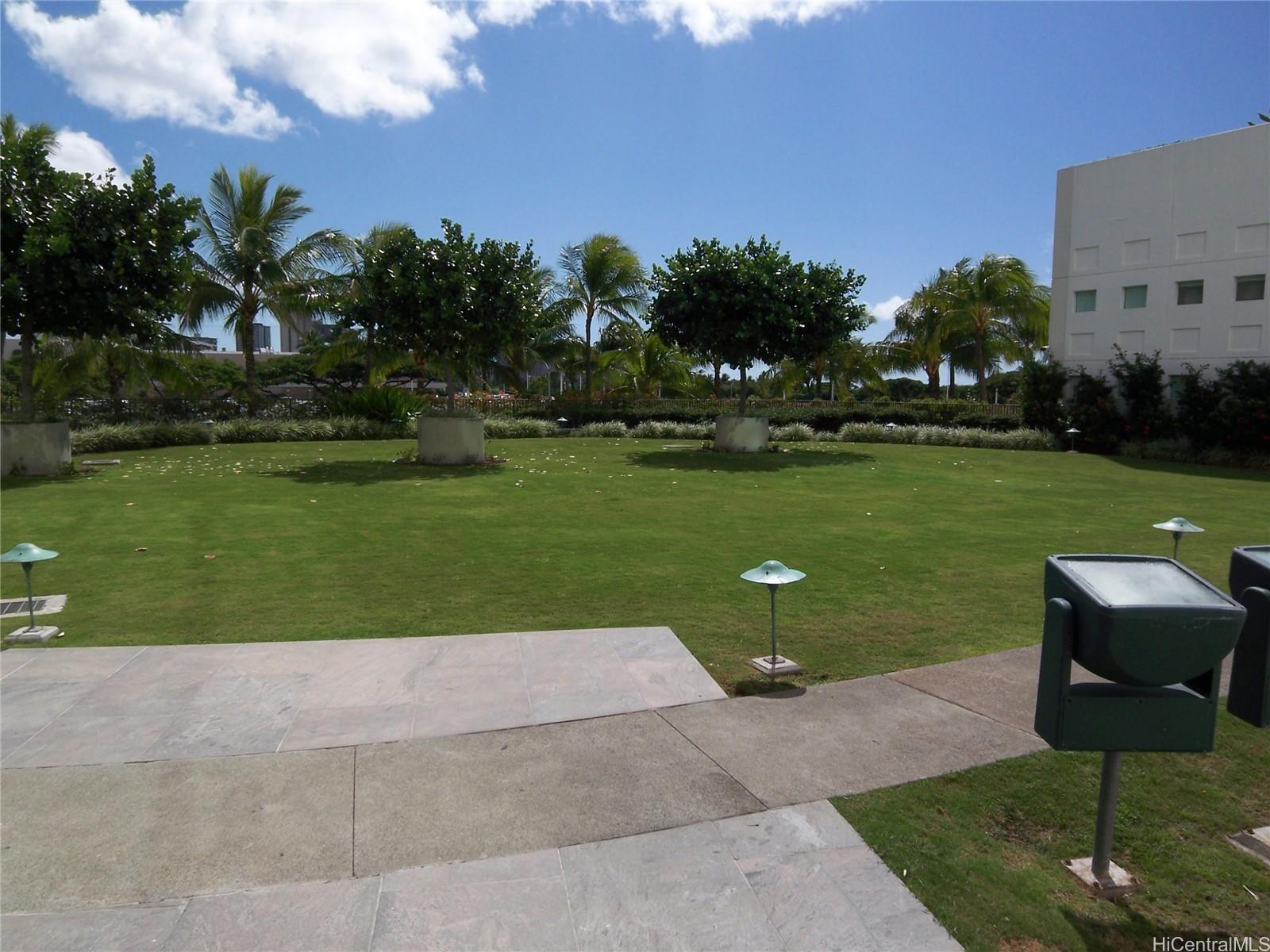 88 Piikoi St Honolulu - Rental - photo 2 of 11