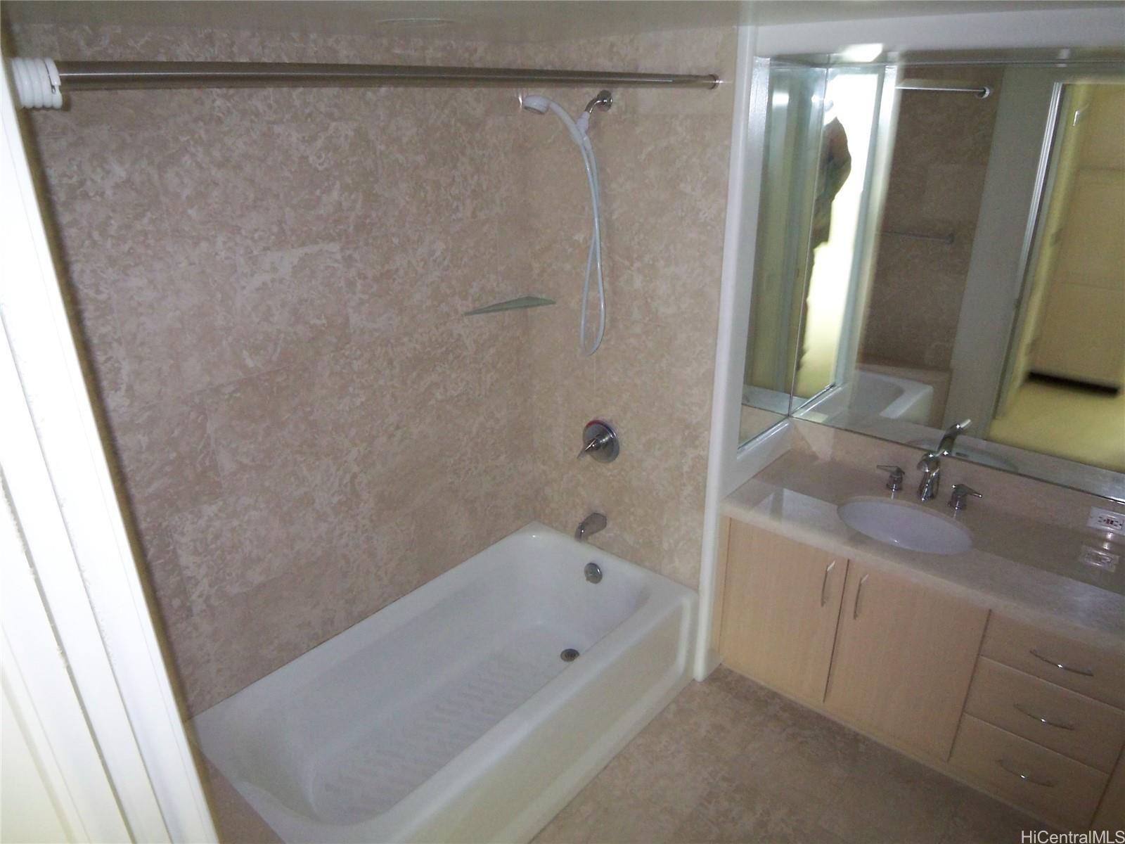 88 Piikoi St Honolulu - Rental - photo 9 of 11