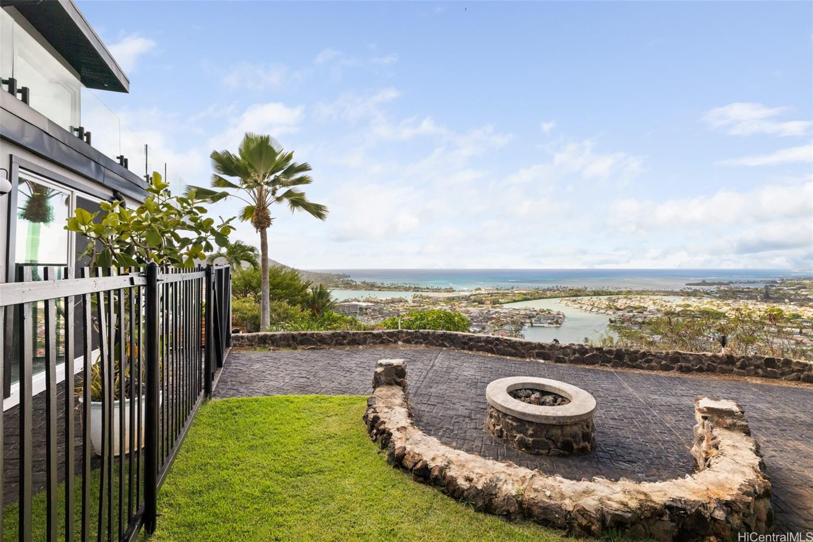 880  Kaahue Street Mariners Ridge, Hawaii Kai home - photo 24 of 25