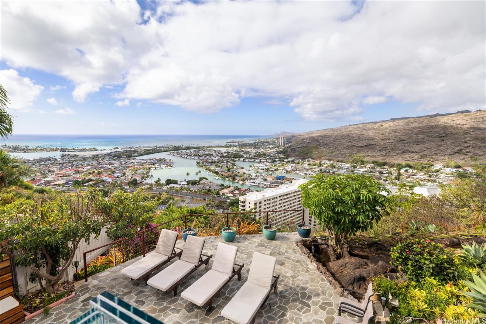 880  Kaahue Street Mariners Ridge, Hawaii Kai home - photo 10 of 25