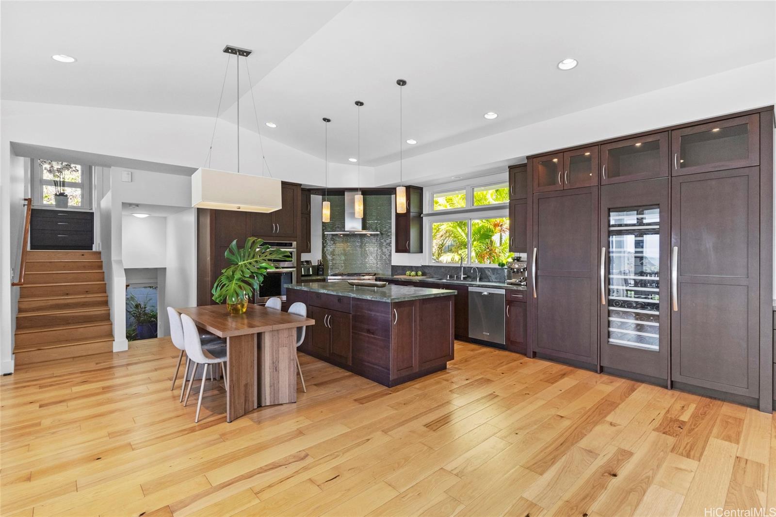 888  Ahuwale Street Aina Haina Area, Diamond Head home - photo 2 of 24