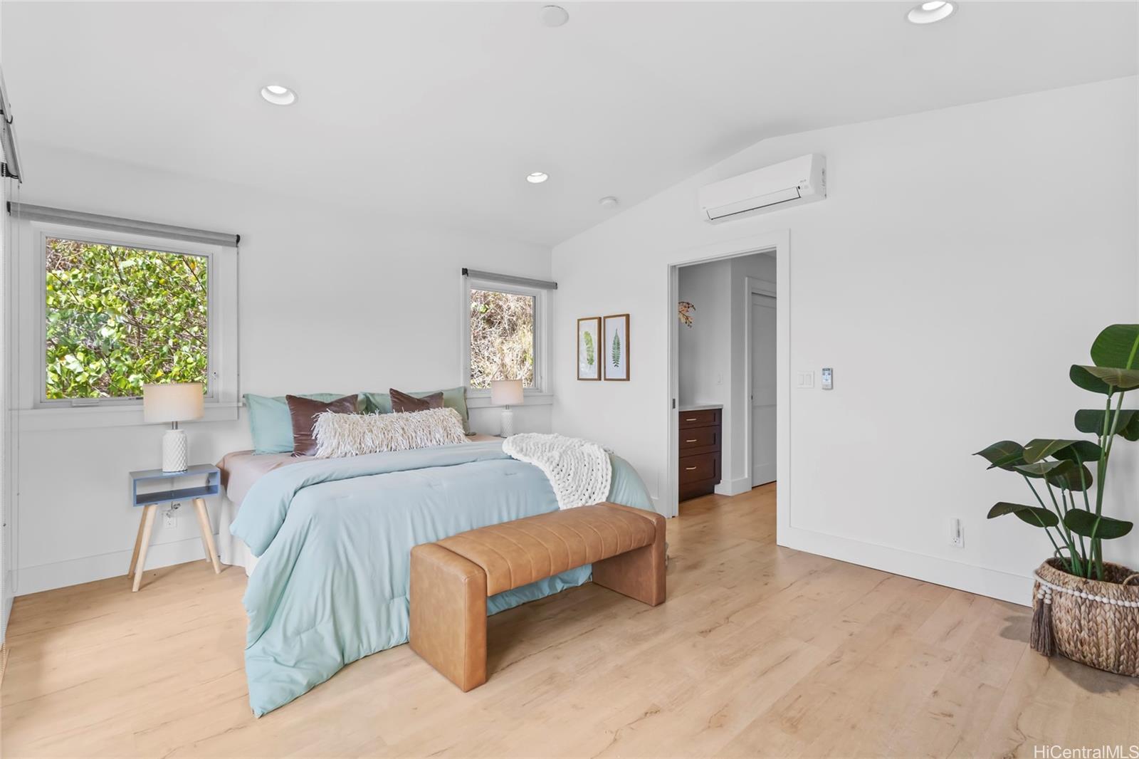 888  Ahuwale Street Aina Haina Area, Diamond Head home - photo 7 of 24