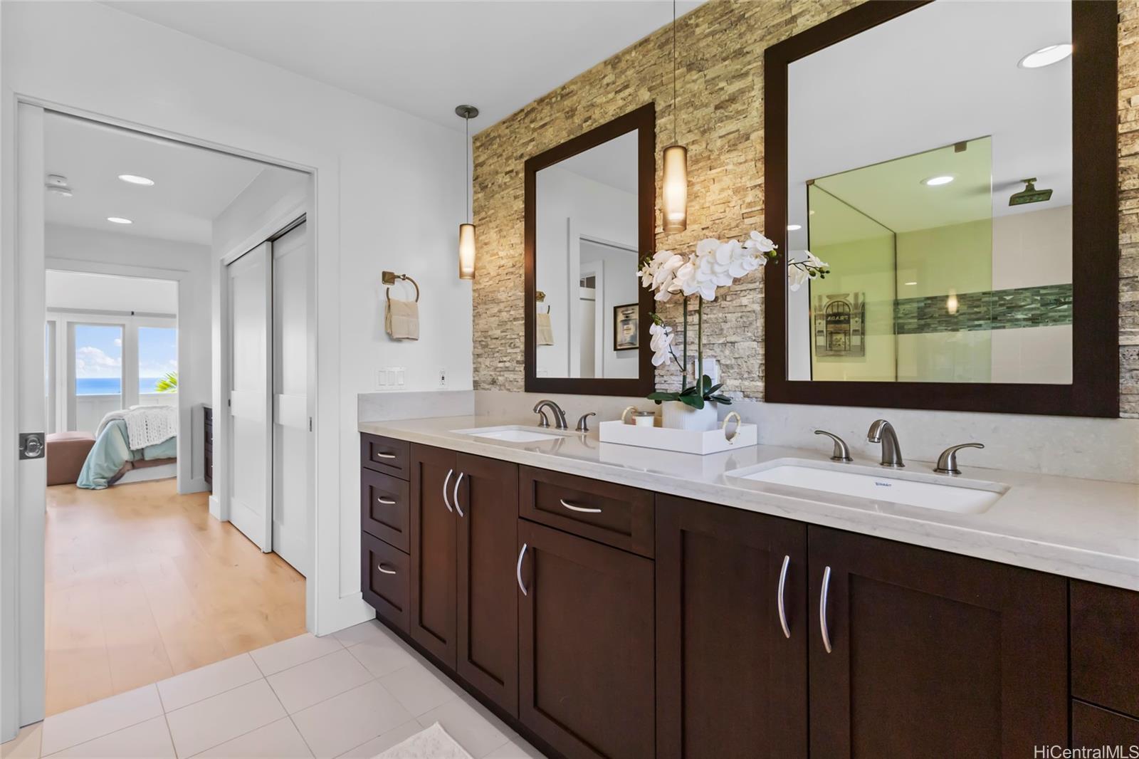 888  Ahuwale Street Aina Haina Area, Diamond Head home - photo 9 of 24