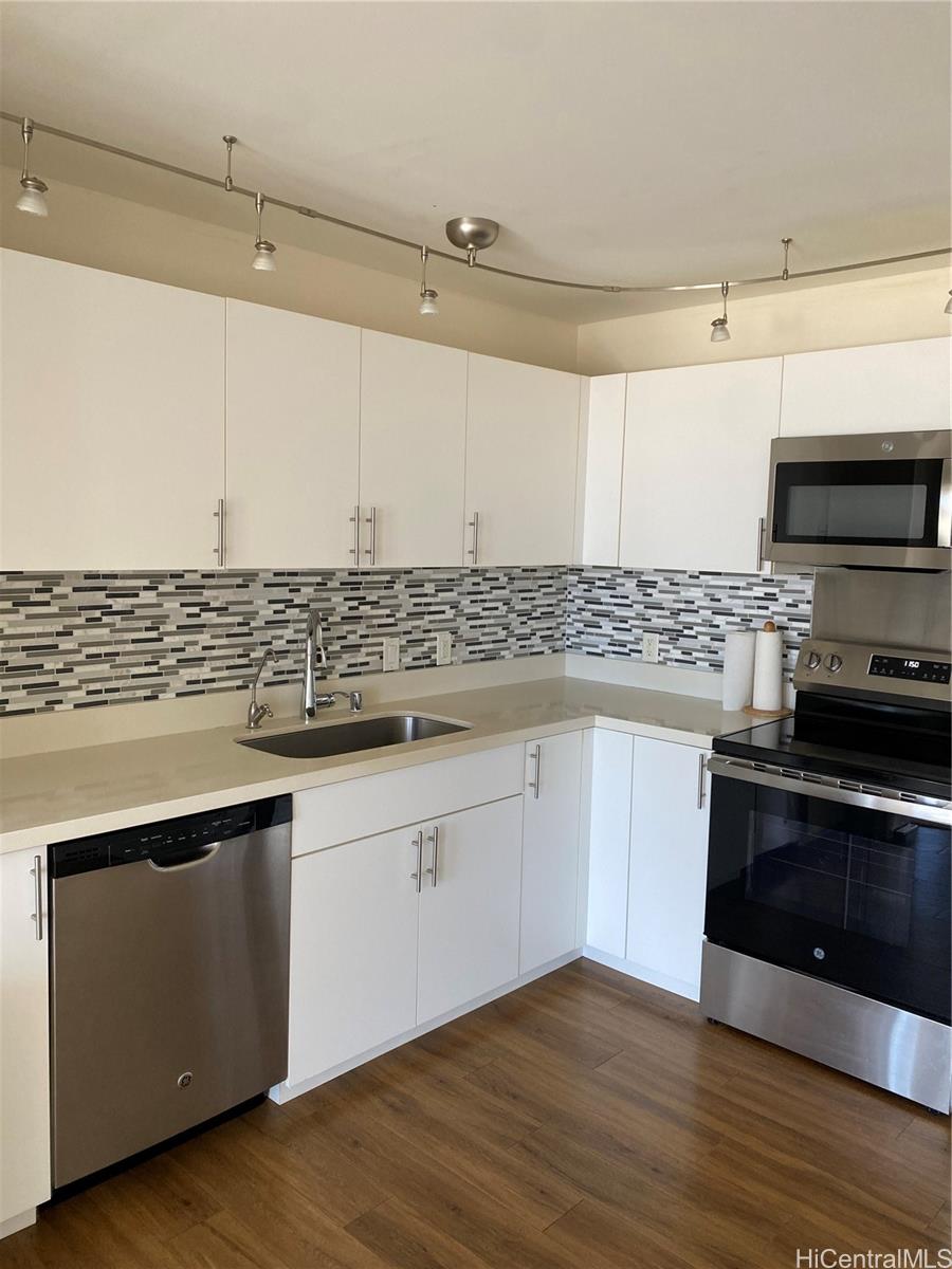 888 Kapiolani Blvd Honolulu - Rental - photo 2 of 25