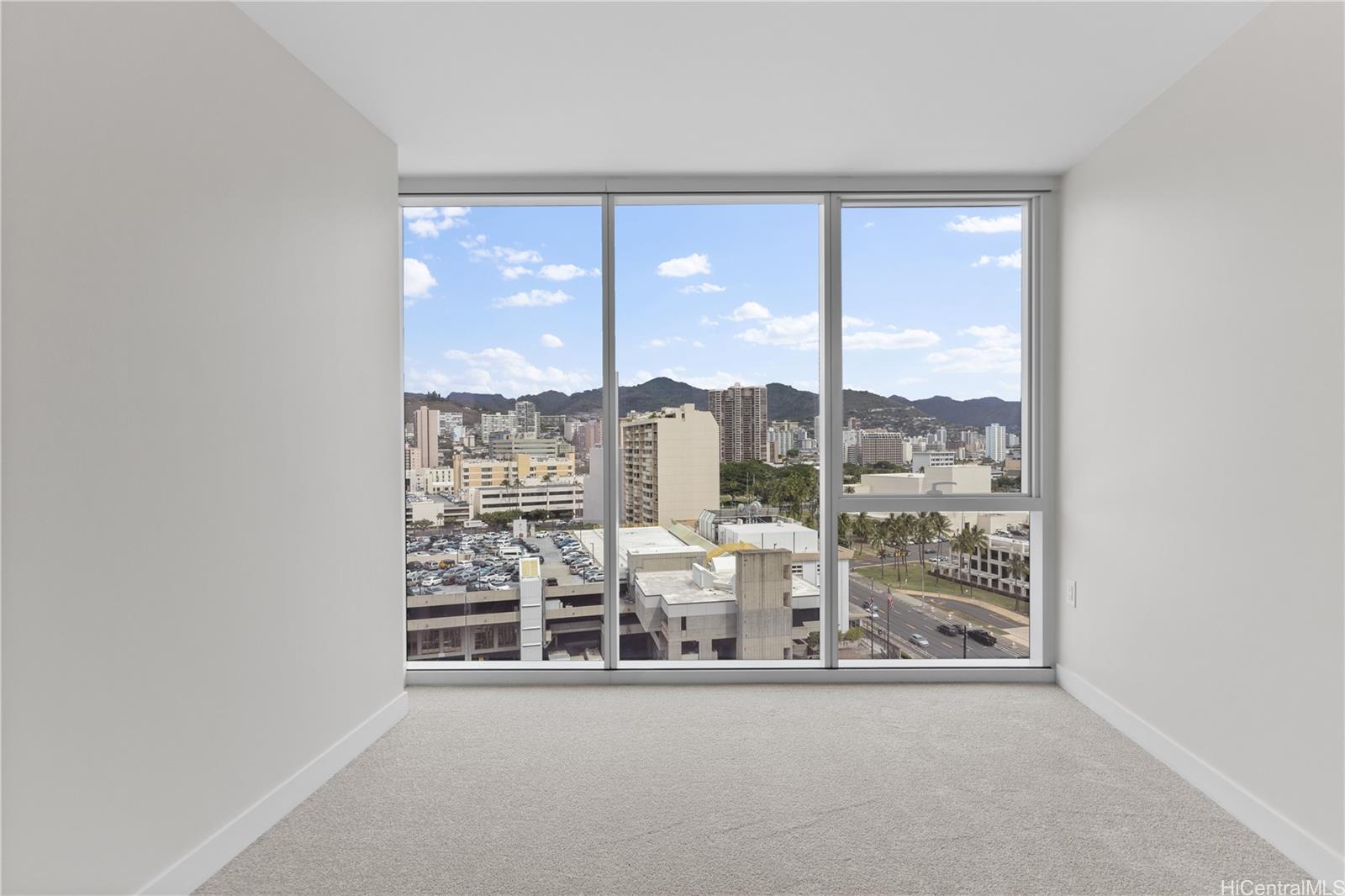 Symphony Honolulu condo # 1511, Honolulu, Hawaii - photo 11 of 24