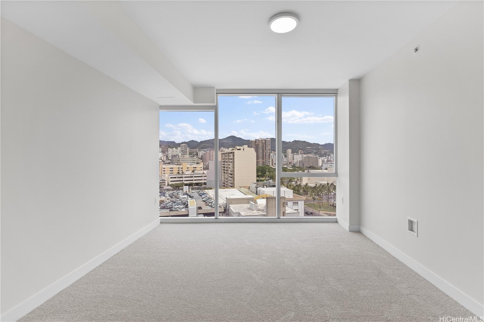 Symphony Honolulu condo # 1511, Honolulu, Hawaii - photo 13 of 24