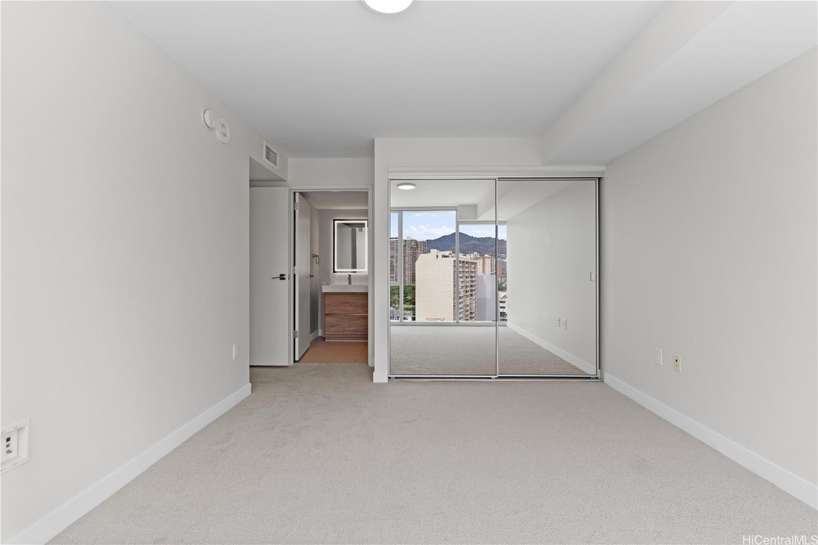 Symphony Honolulu condo # 1511, Honolulu, Hawaii - photo 14 of 24