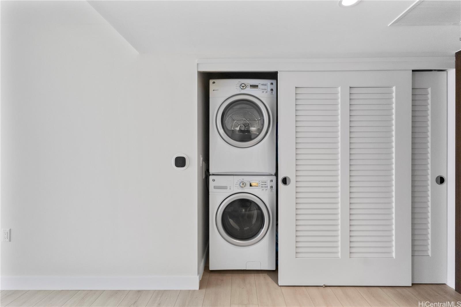 Symphony Honolulu condo # 1511, Honolulu, Hawaii - photo 4 of 24