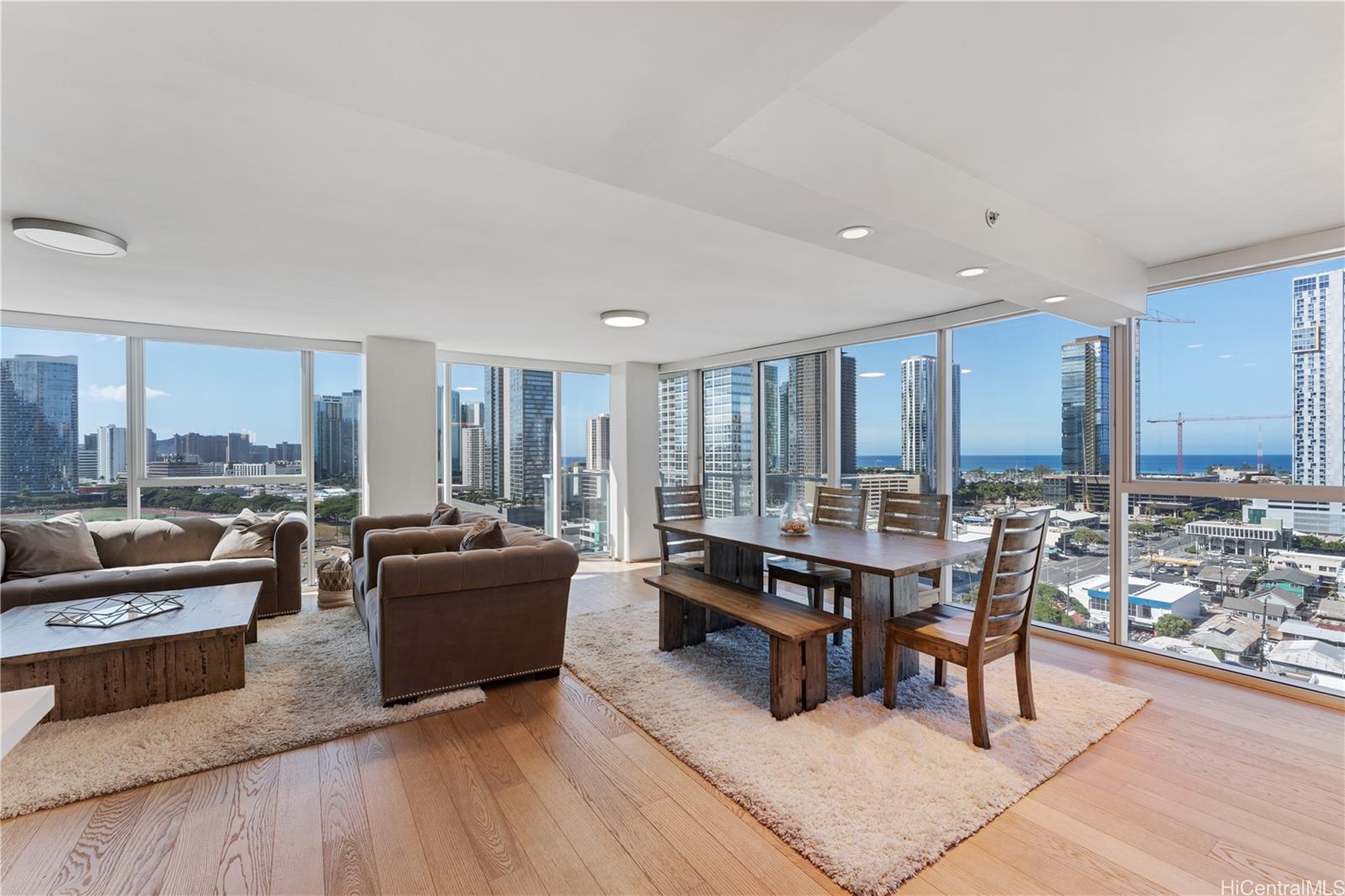 Symphony Honolulu condo # 1605, Honolulu, Hawaii - photo 2 of 25