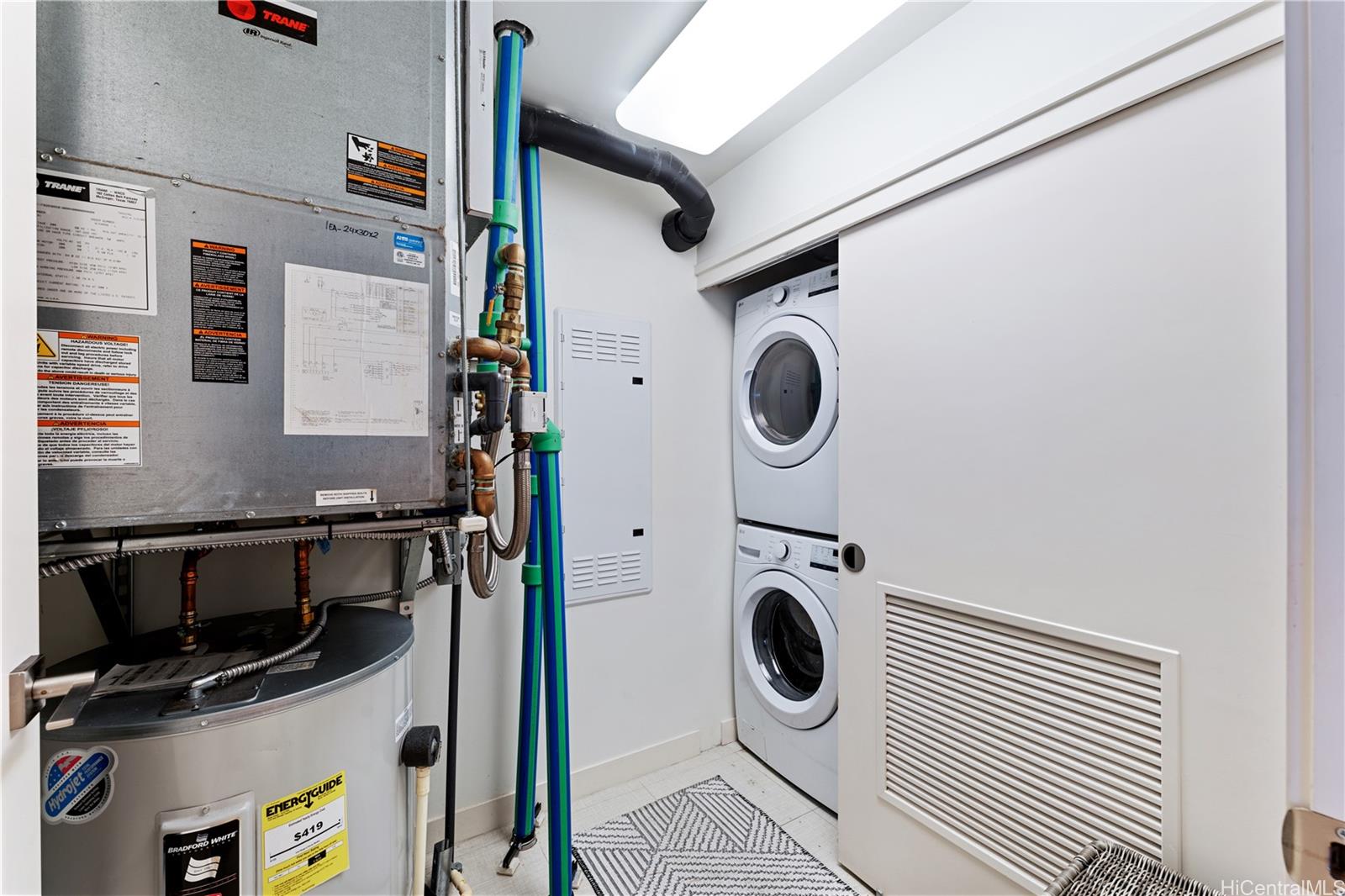 Symphony Honolulu condo # 1605, Honolulu, Hawaii - photo 19 of 25