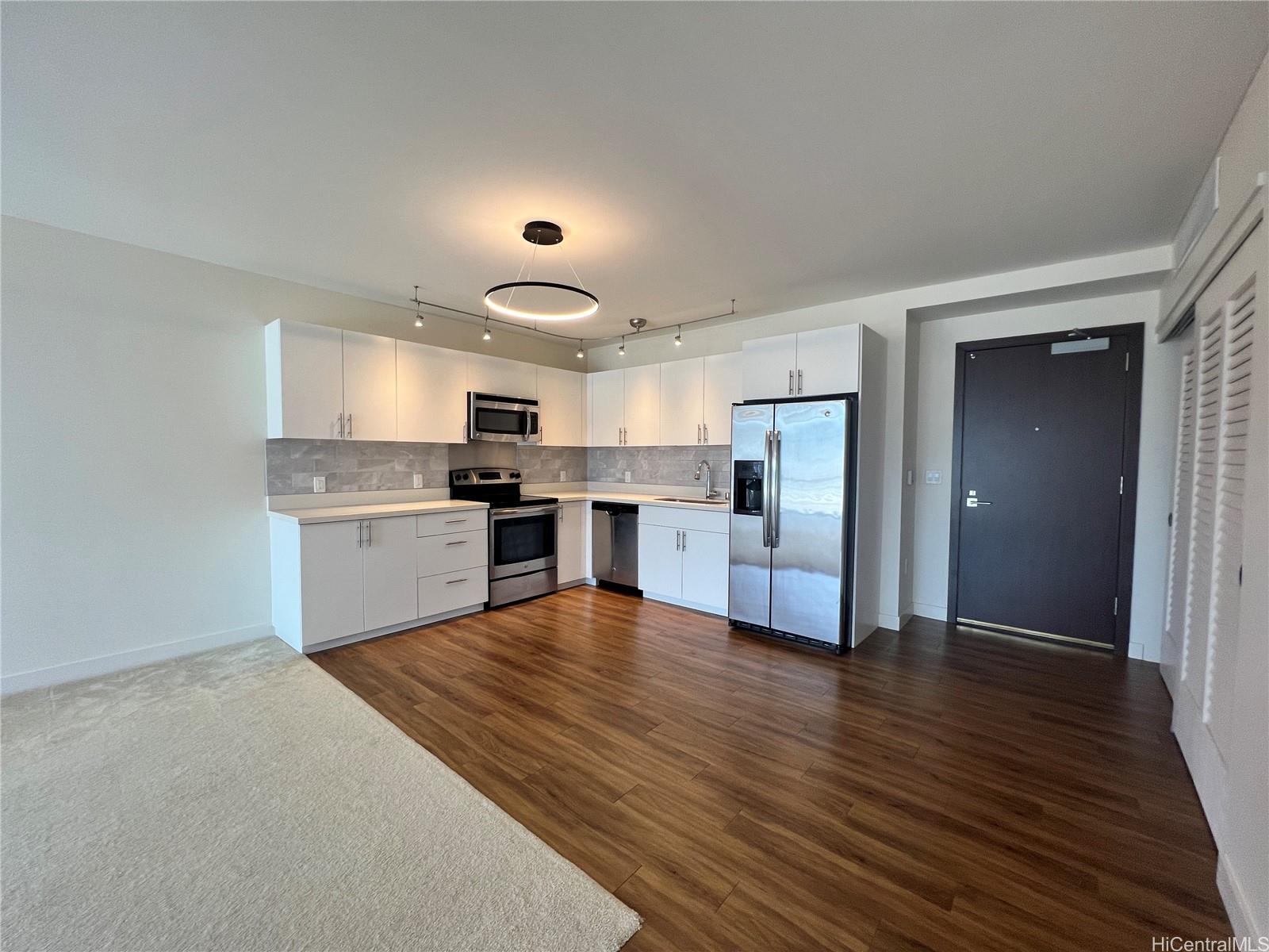 888 Kapiolani Blvd Honolulu - Rental - photo 2 of 10