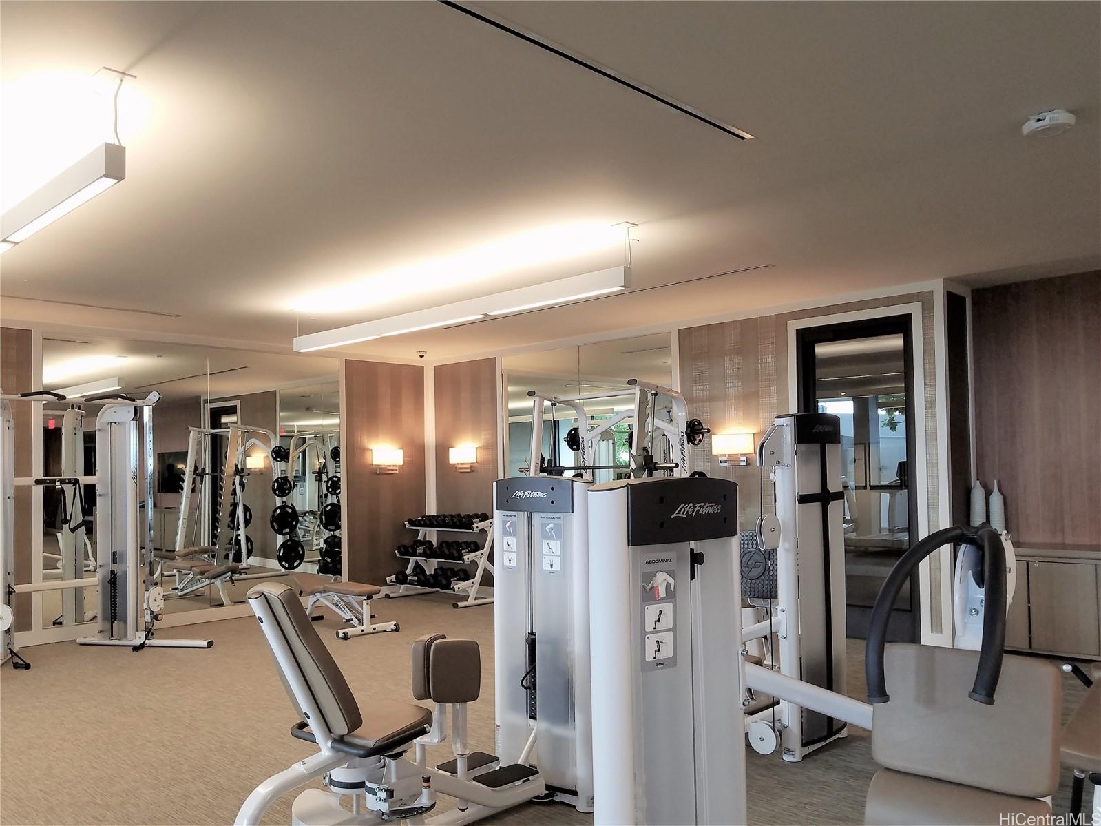 888 Kapiolani Blvd Honolulu - Rental - photo 8 of 10