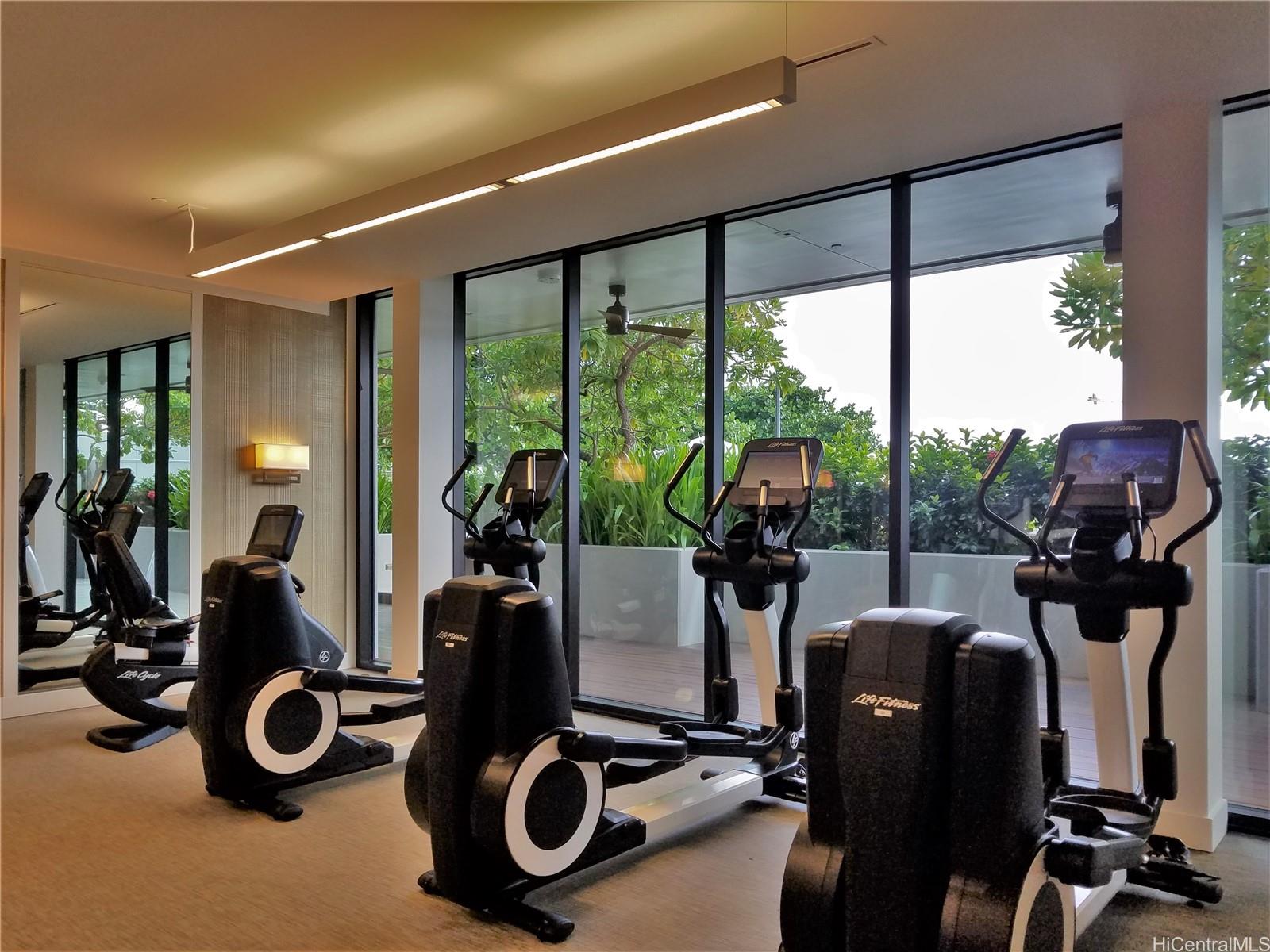 888 Kapiolani Blvd Honolulu - Rental - photo 9 of 10