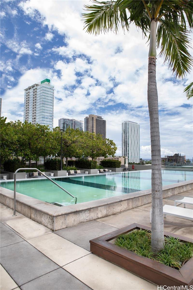 Symphony Honolulu condo # 2001, Honolulu, Hawaii - photo 11 of 21