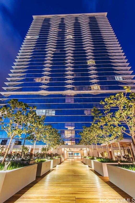 Symphony Honolulu condo # 2001, Honolulu, Hawaii - photo 20 of 21