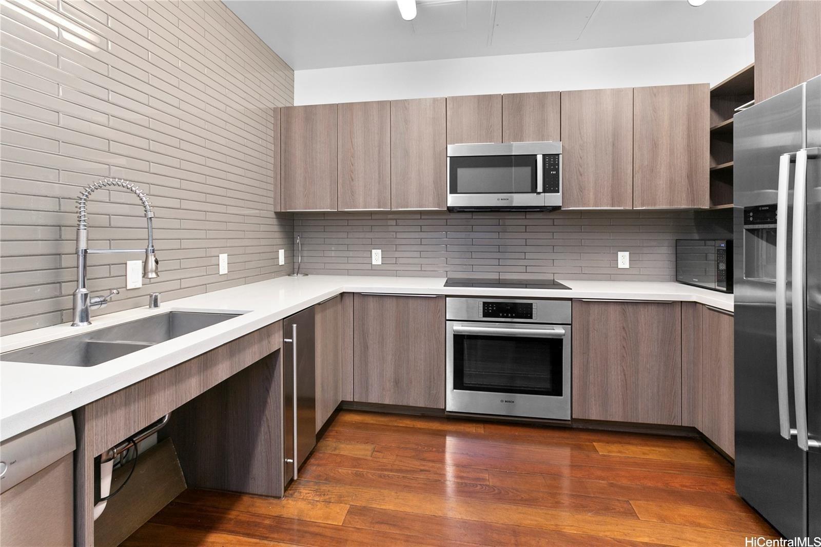 Symphony Honolulu condo # 2001, Honolulu, Hawaii - photo 4 of 21