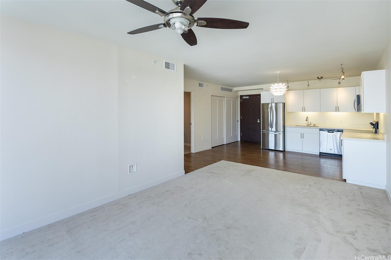 888 Kapiolani Blvd Honolulu - Rental - photo 5 of 12