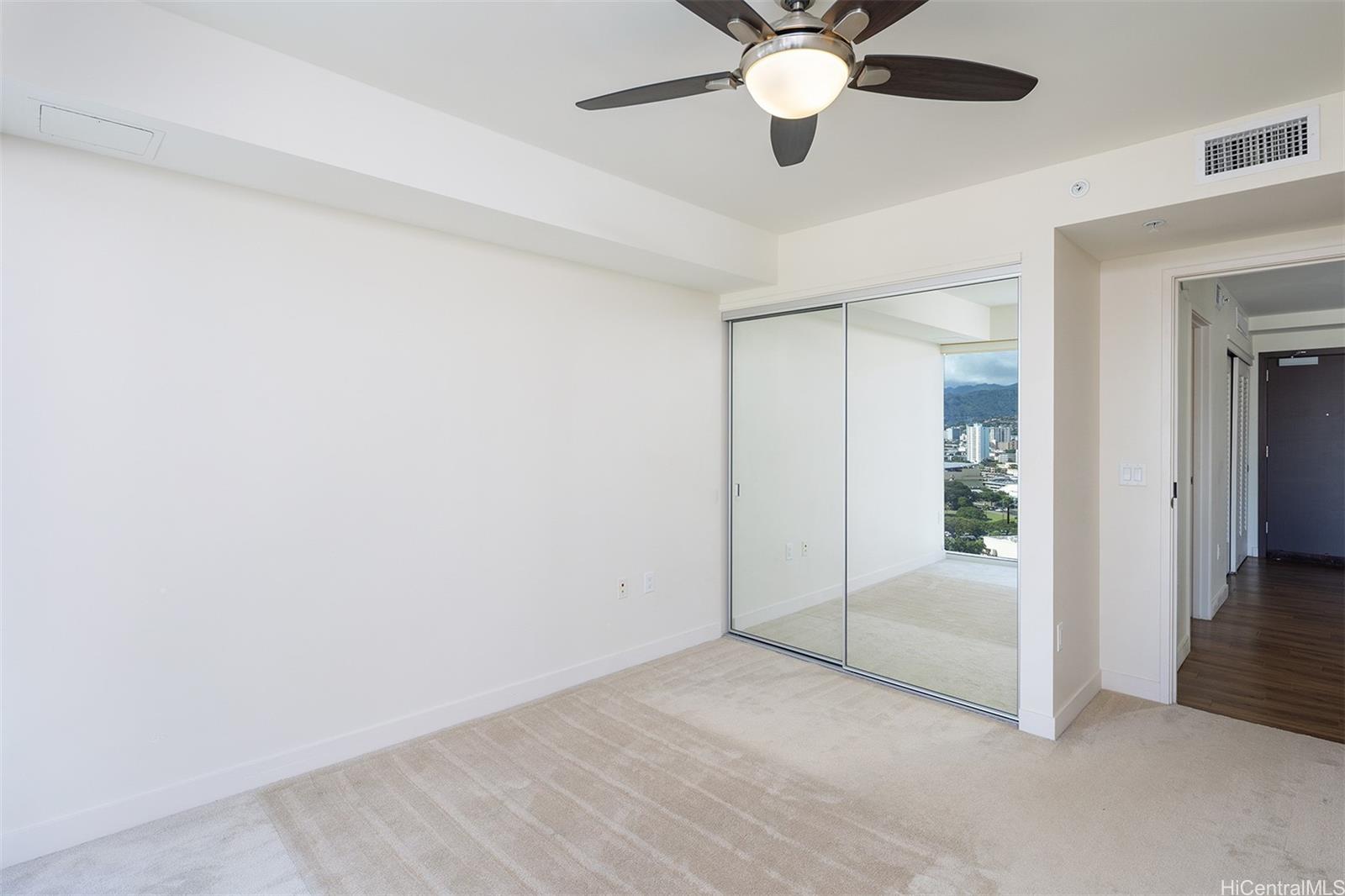 888 Kapiolani Blvd Honolulu - Rental - photo 8 of 12