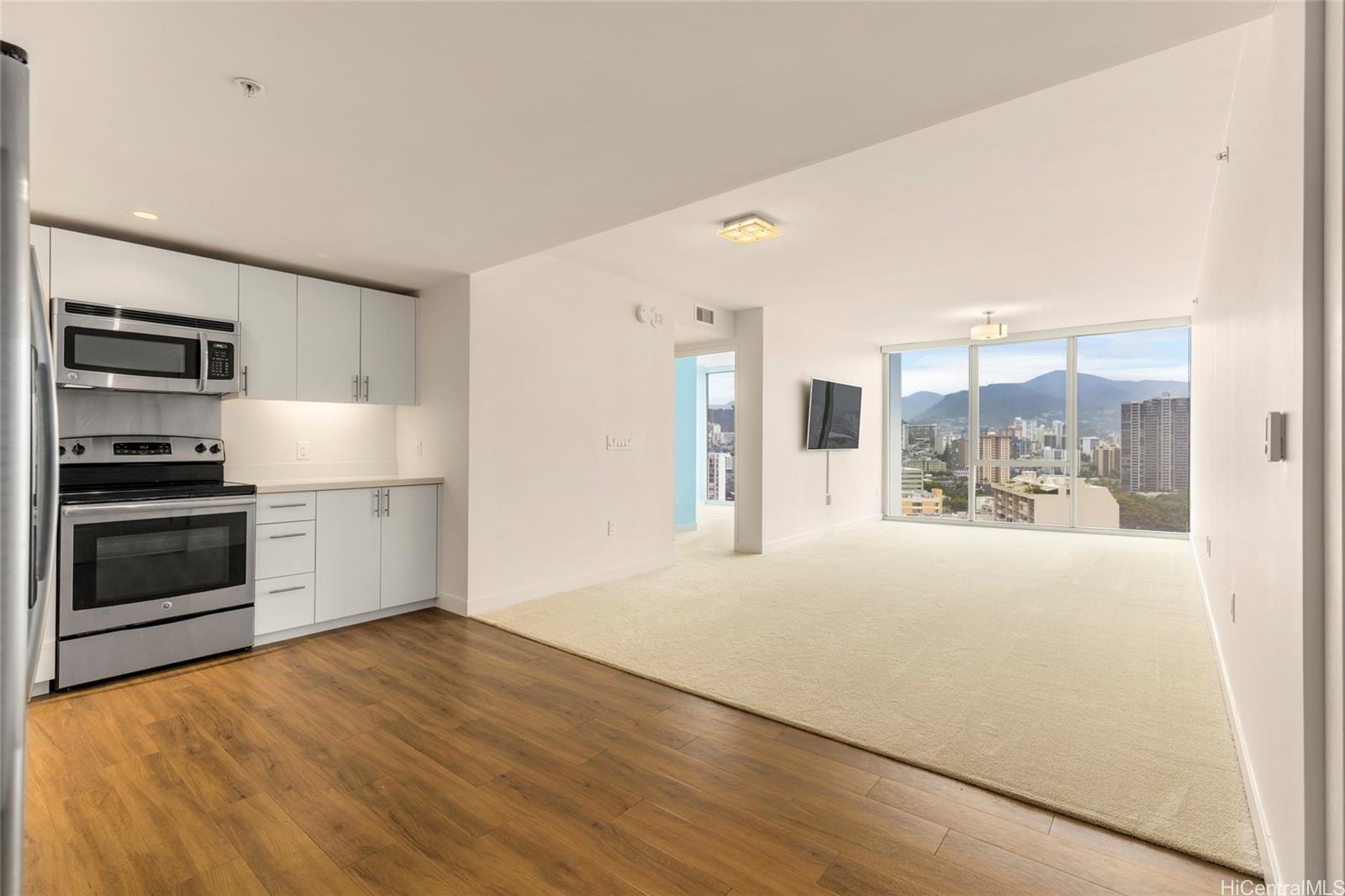 888 Kapiolani Blvd Honolulu - Rental - photo 2 of 22