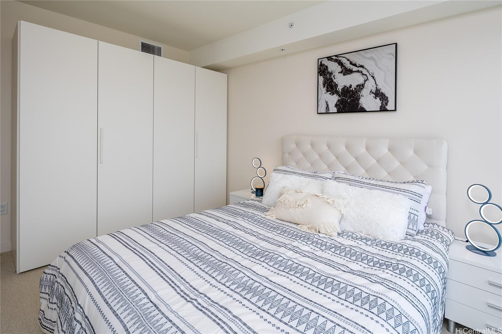 Symphony Honolulu condo # 2703, Honolulu, Hawaii - photo 13 of 25