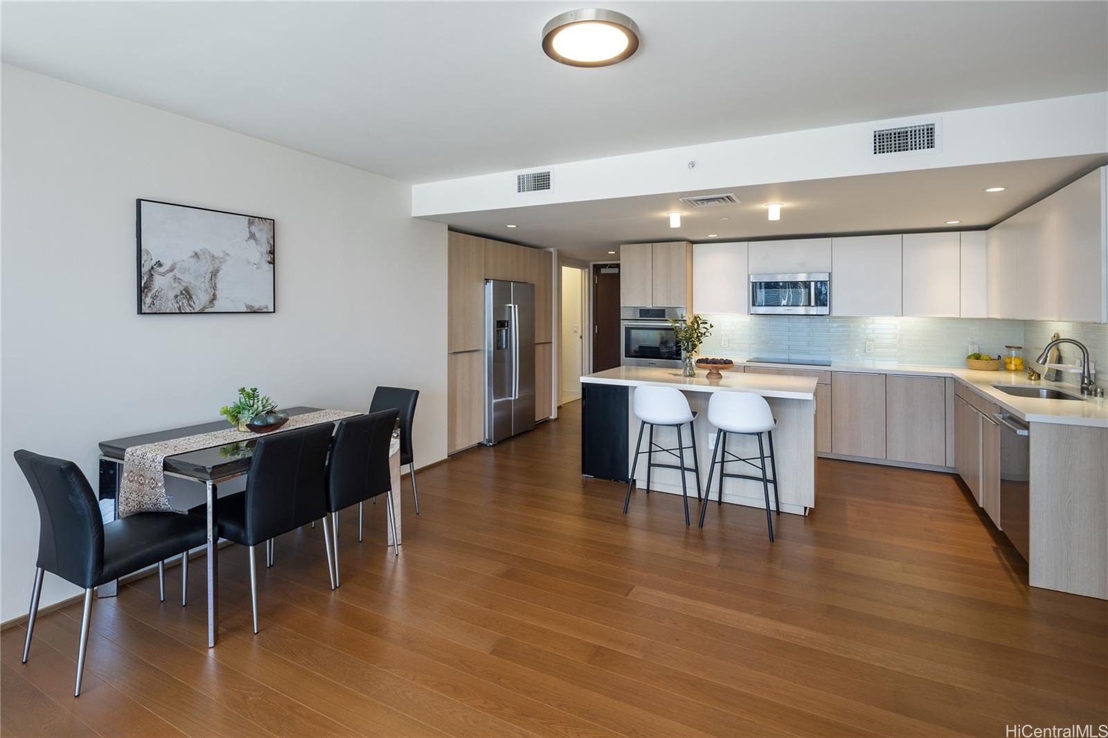 Symphony Honolulu condo # 2703, Honolulu, Hawaii - photo 5 of 25