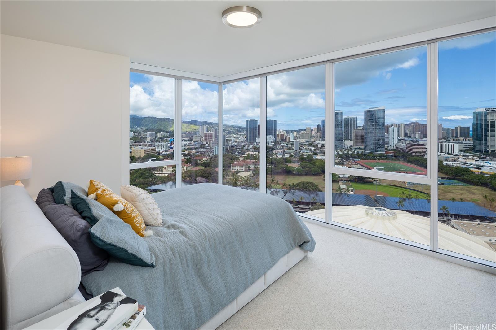 Symphony Honolulu condo # 2703, Honolulu, Hawaii - photo 8 of 25